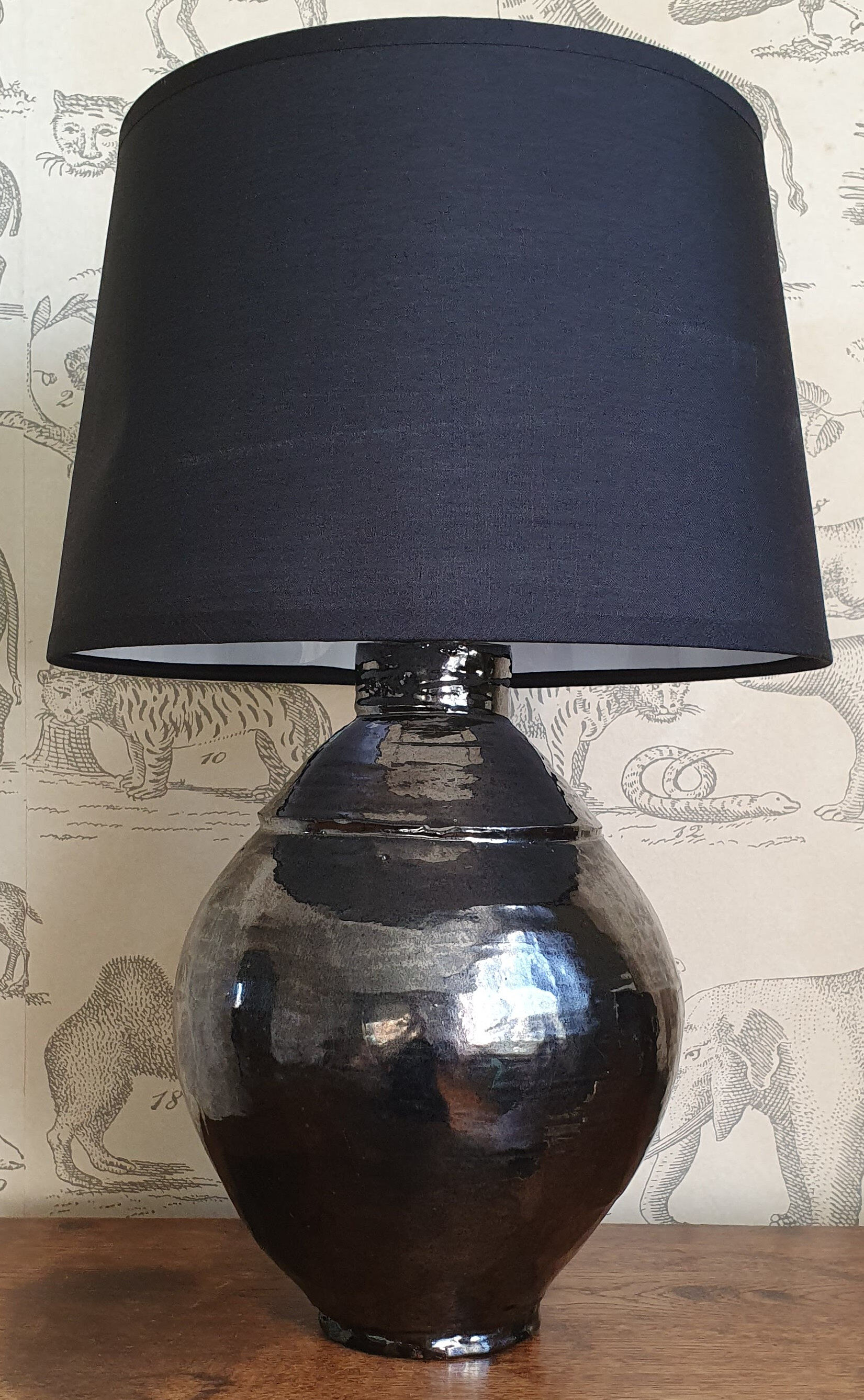 Black ceramic lamp