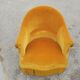 Fauteuil crapaud vintage- Velours jaune d'or.