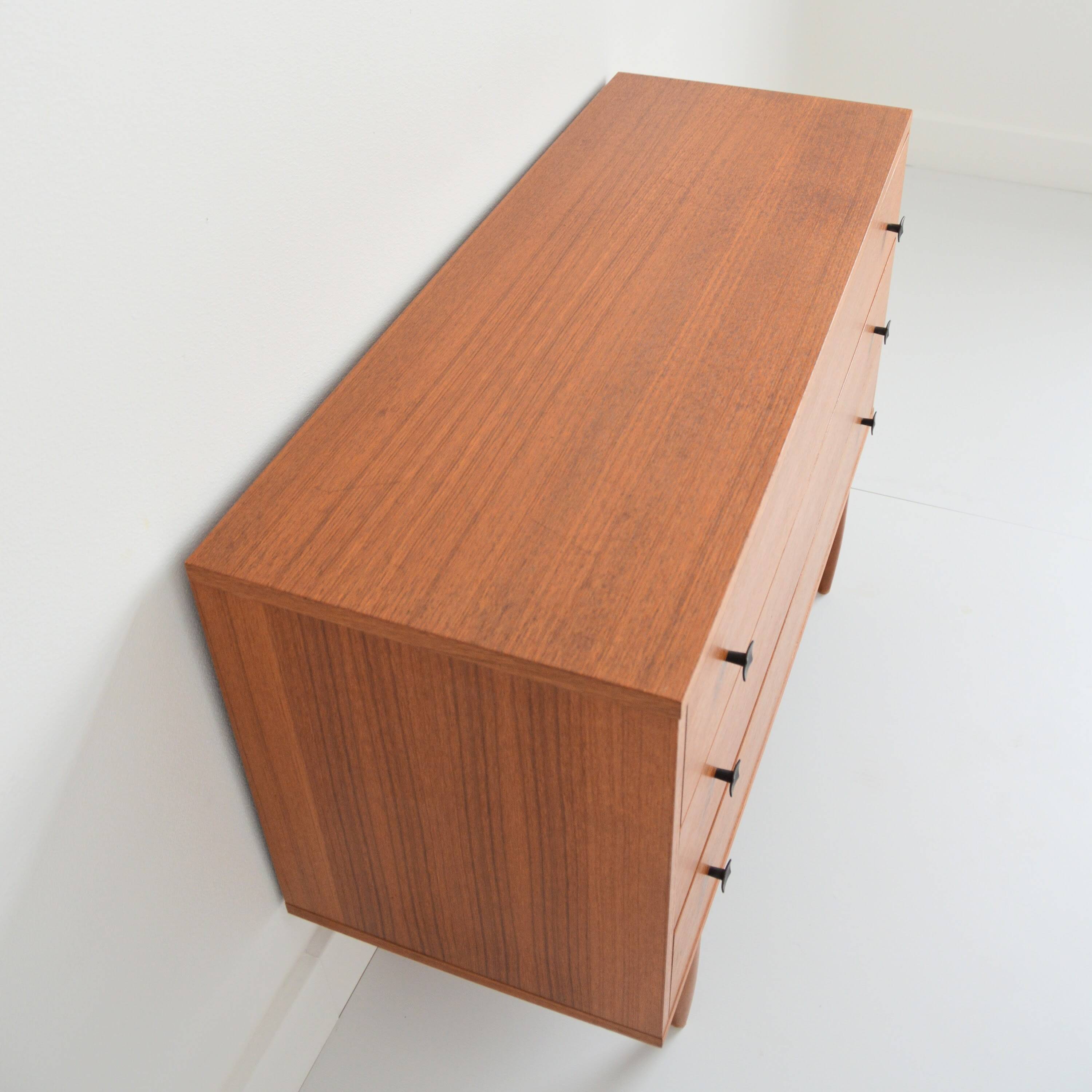 Vintage 1950s 3-drawer chest of drawers