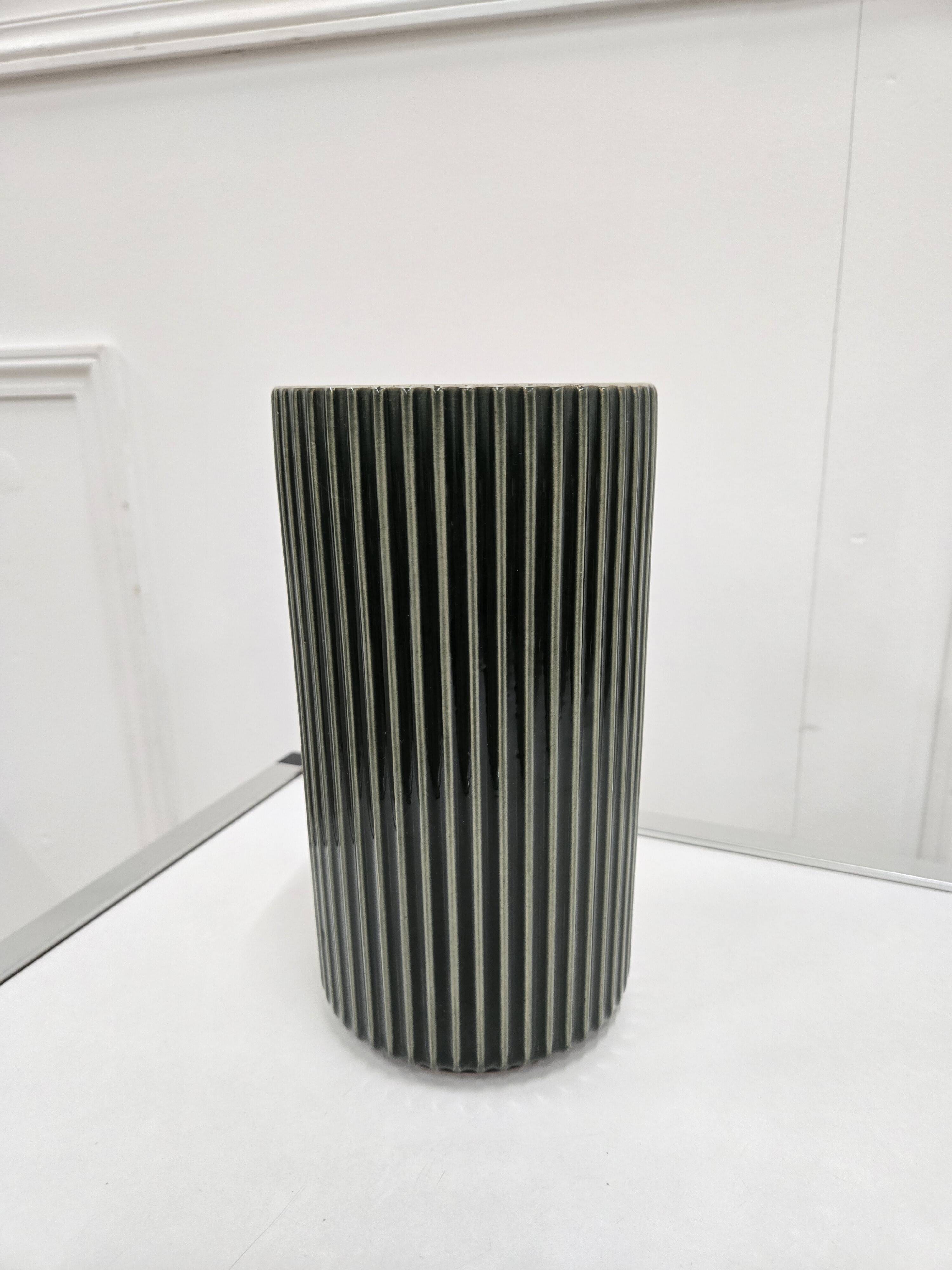 Second-hand vase