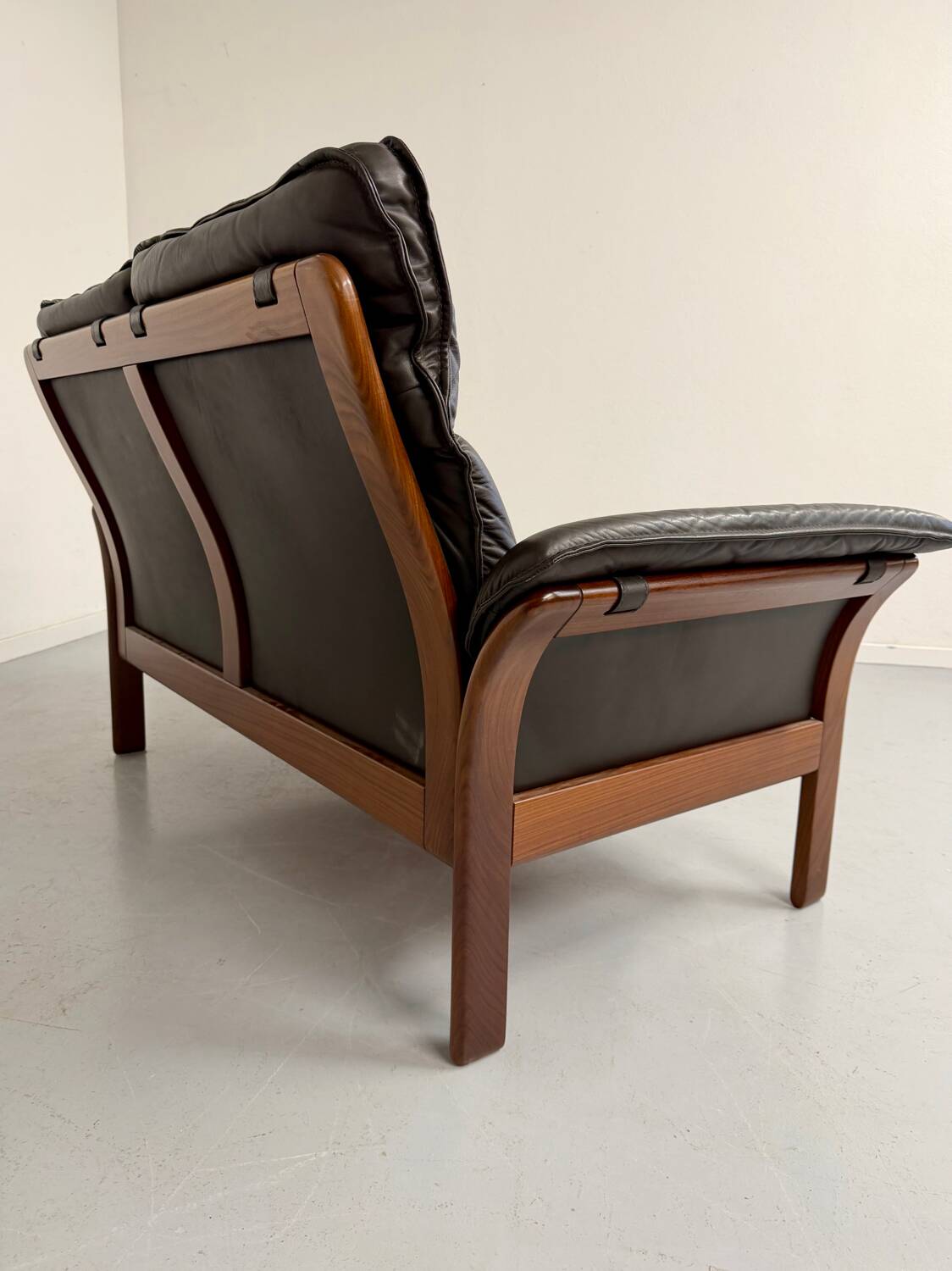 Vintage black leather Dreipunkt Scala design 2-seater sofa.