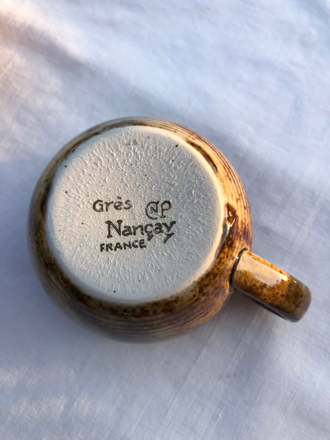 Lot 8 glazed stoneware cups