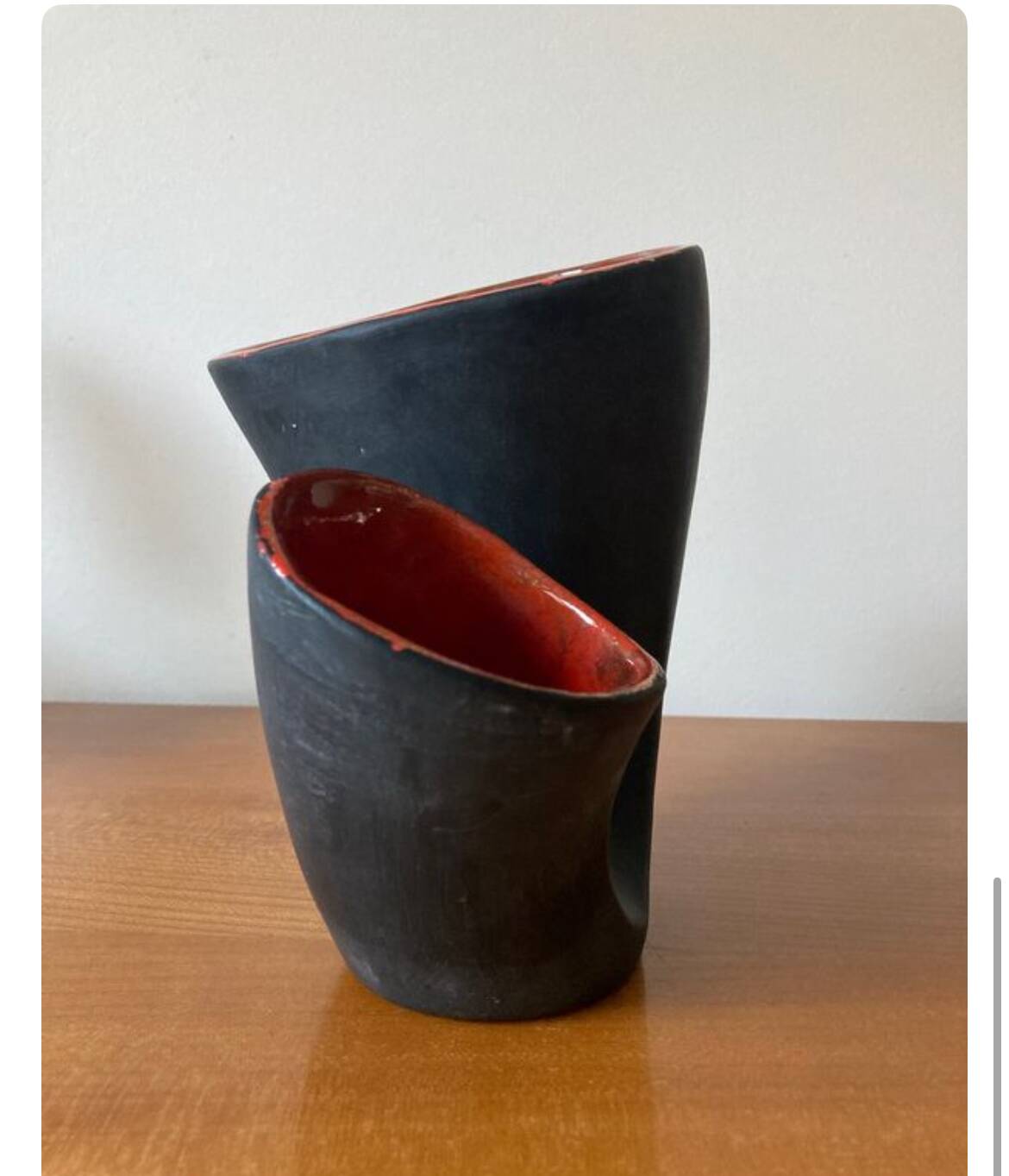 Double entrance ceramic vase