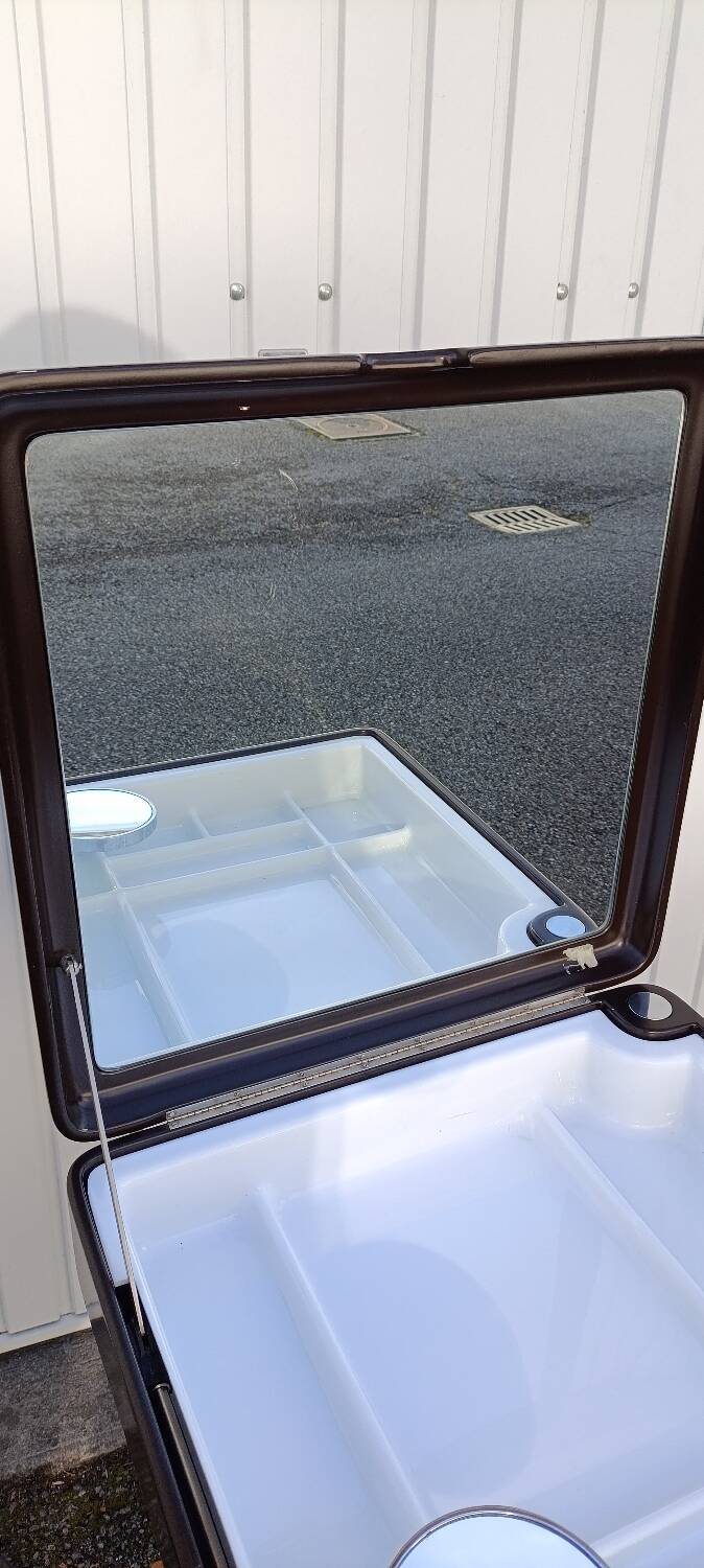 Hairdresser by Carlo Urbinati