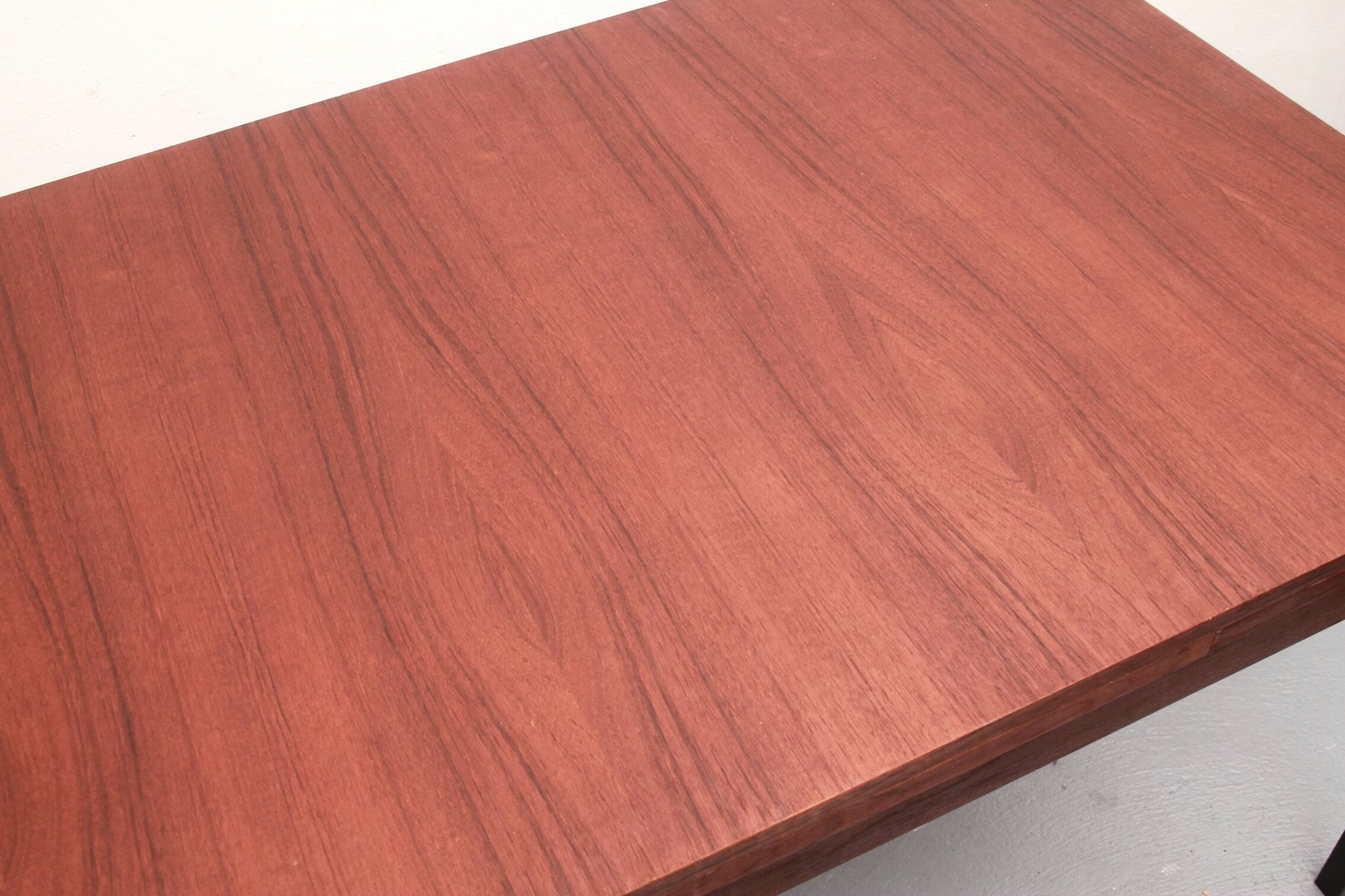 Table à manger extensible des années 60 en teck et métal