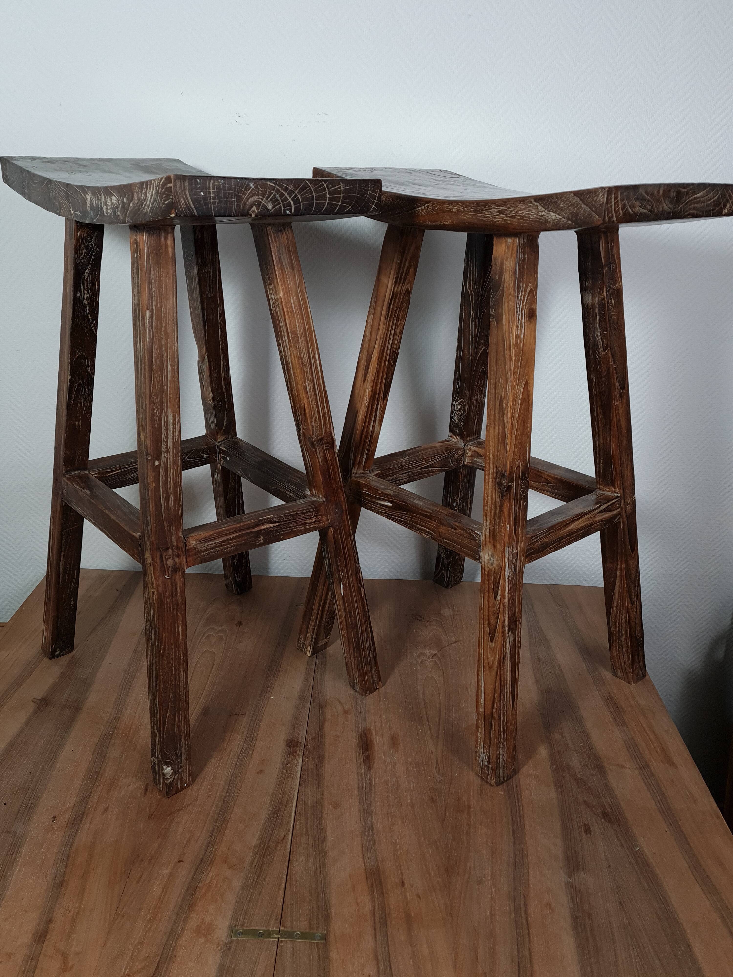 Pair of bar stool in cerused teak beautiful patina 74x50x26 cm.