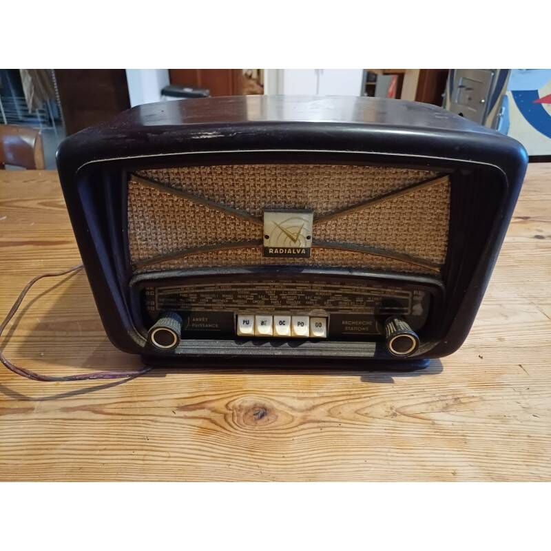Poste radio bakélite "Radialva"