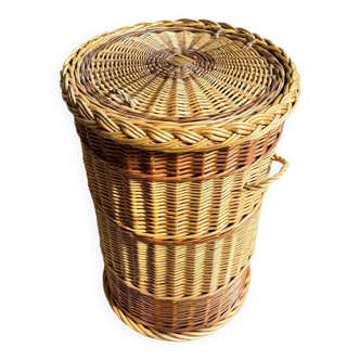 Woven wicker basket with lid