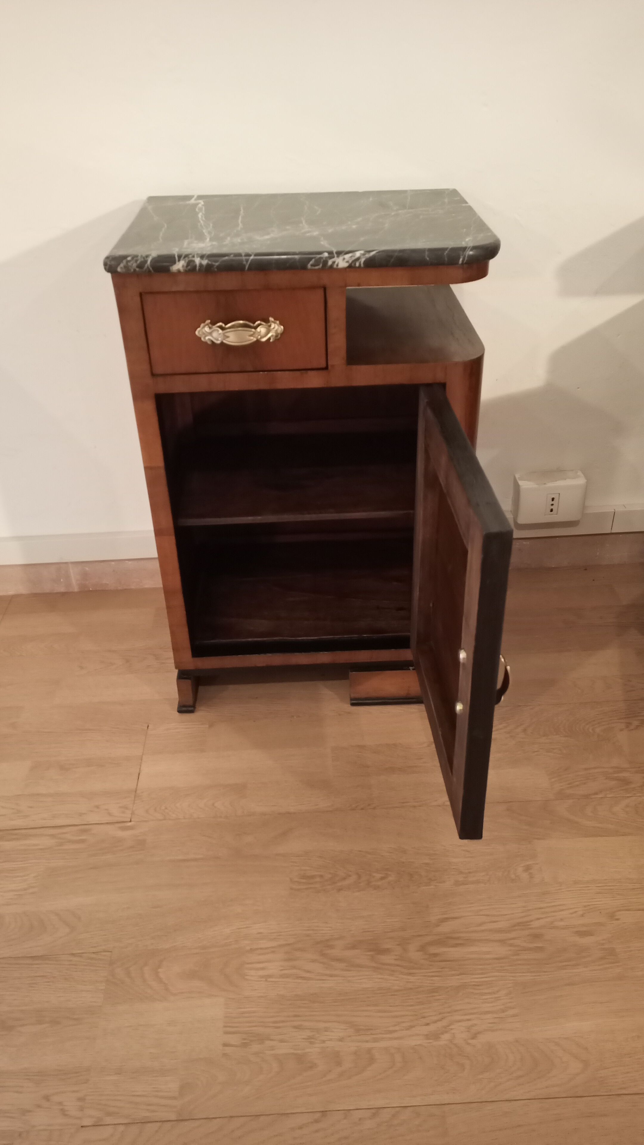 Tables de chevet italiennes Art Déco en noyer, Set de 2