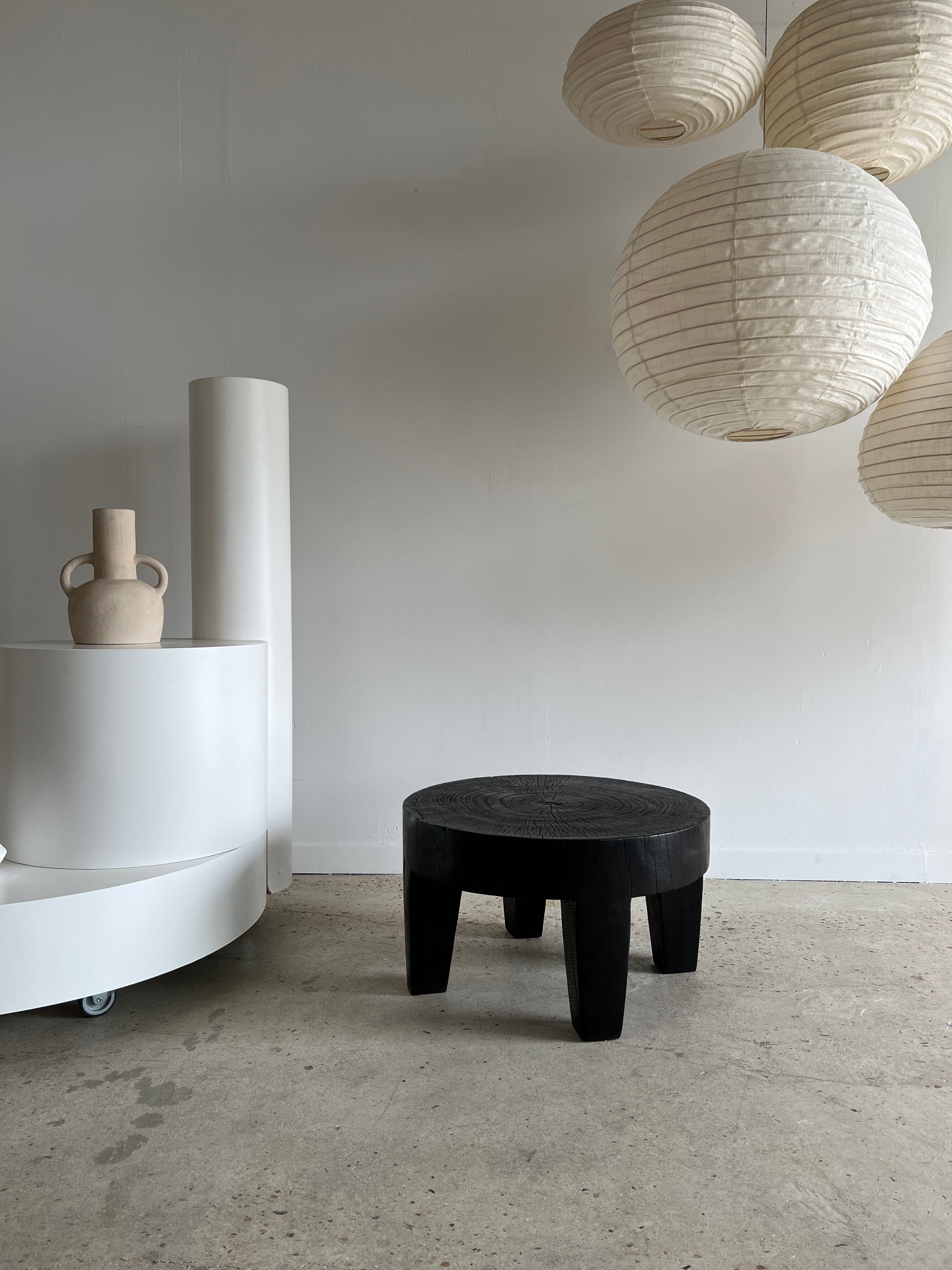 Coffee table en bois massif monoxyle noir