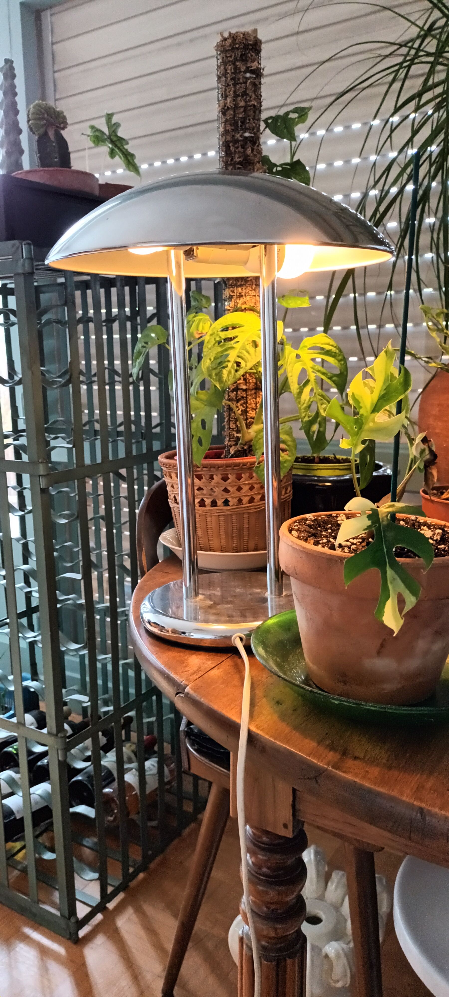 Vintage liner mushroom lamp