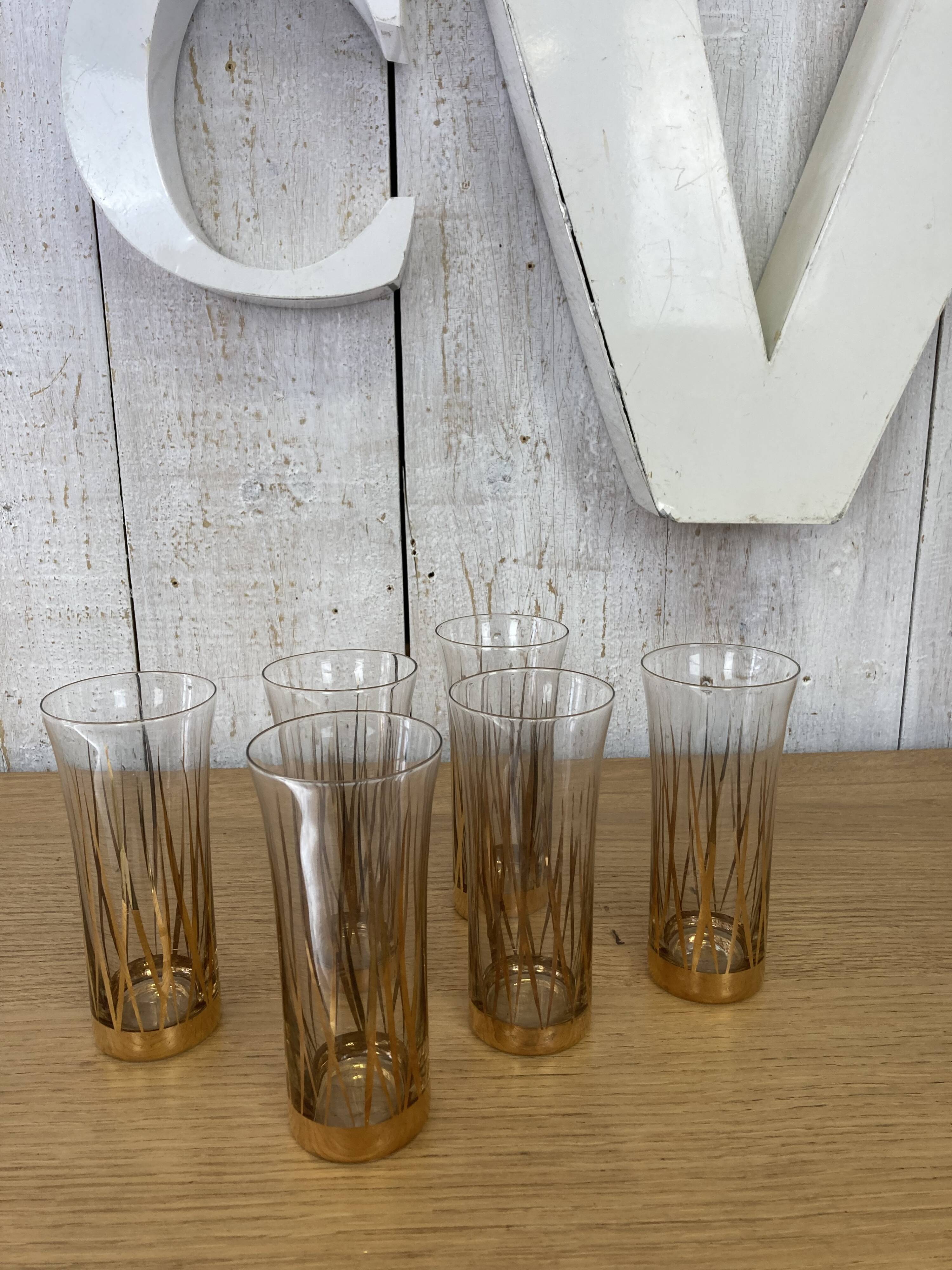 Service de 6 verres et carafe assortie