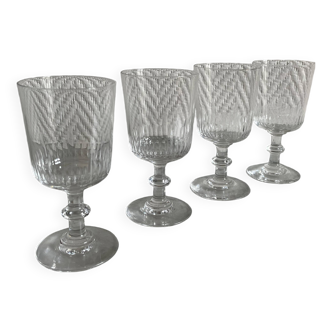 Lot de quatre verre Baccarat modèle jeu d'orgues