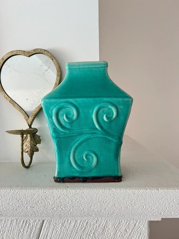 Glazed blue ceramic vase – Celadon style Chinese work