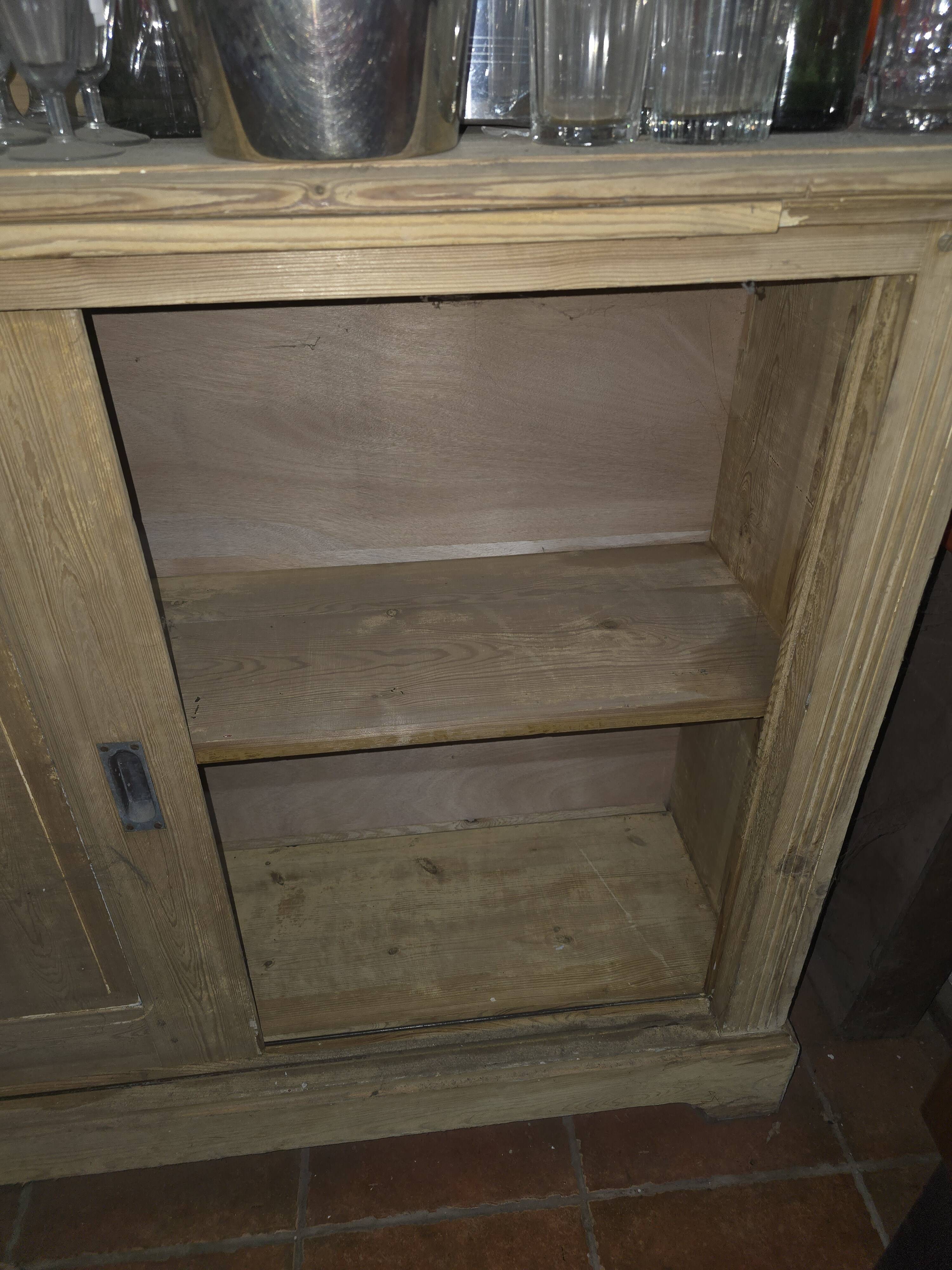 Fir bar glass, back bar