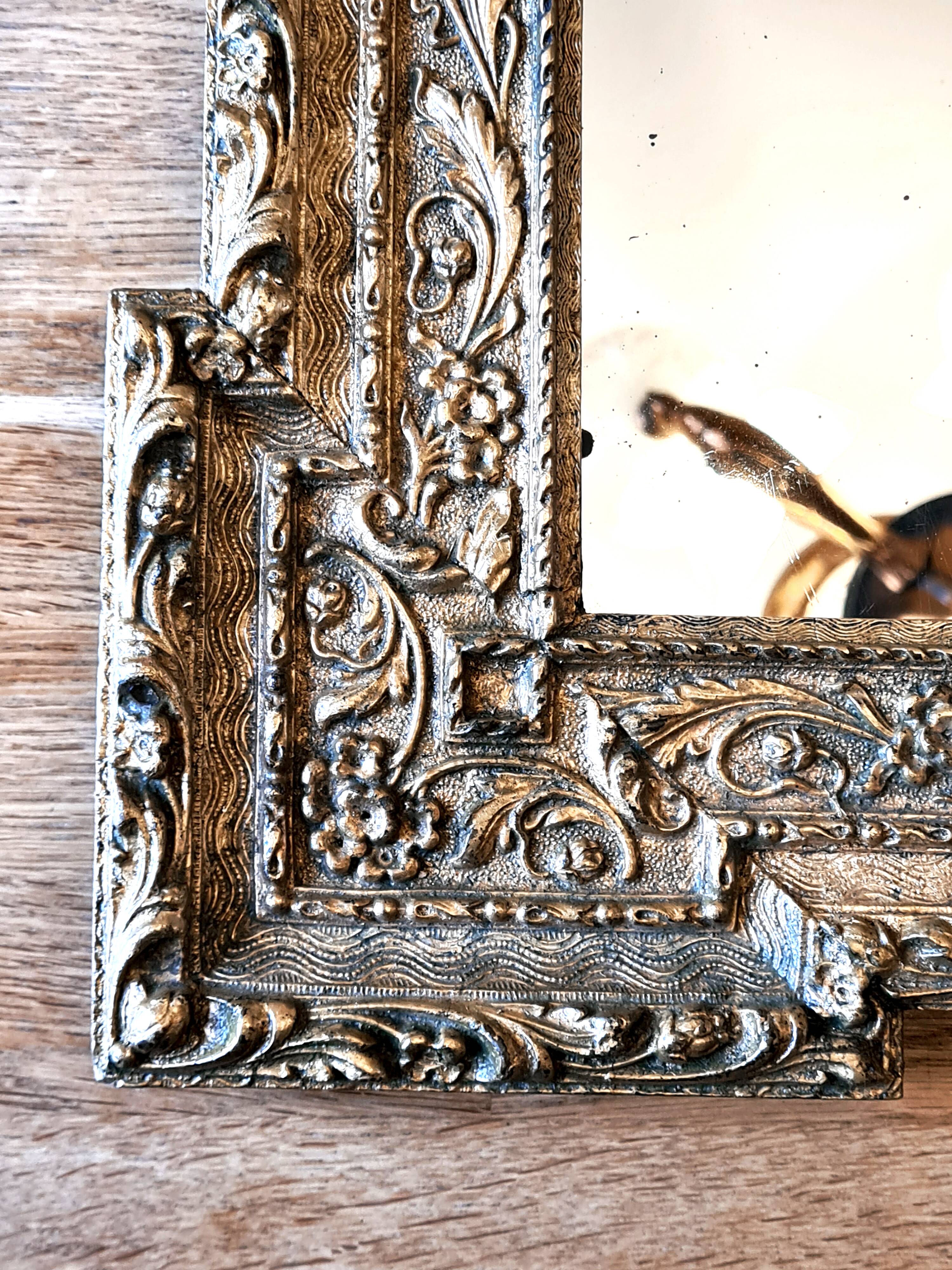 Antique gilded mirror "Ambroise" – timeless elegance and poetry