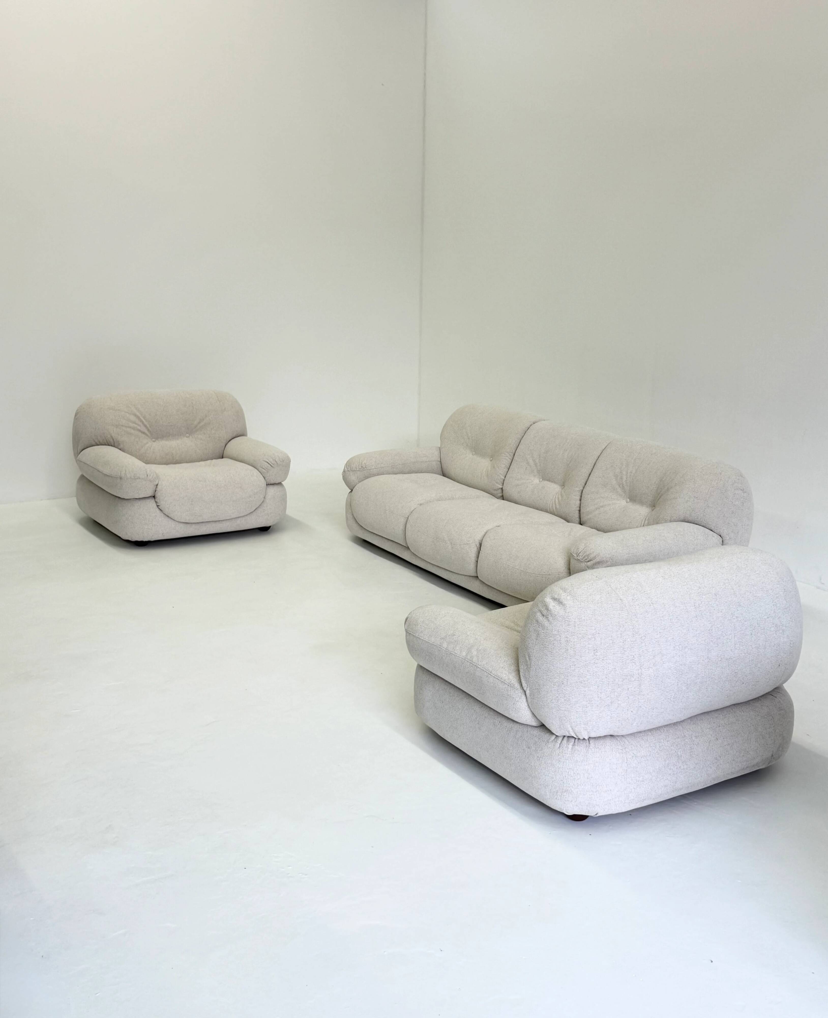 Sapporo three-seater sofa by Mario Marenco for Mobil Girgi in cream