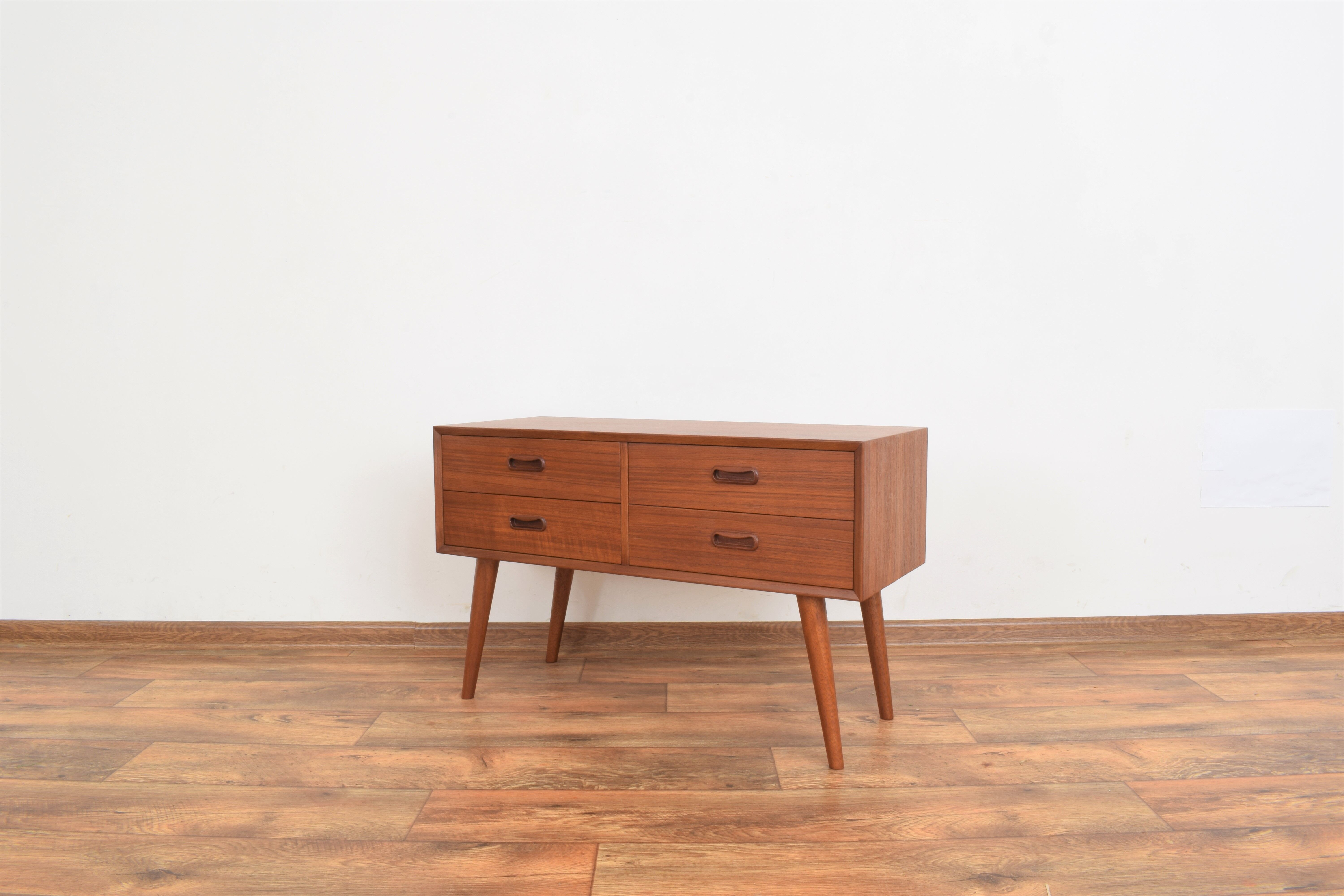 Mid-century danish teak chest of drawers, 1960s.