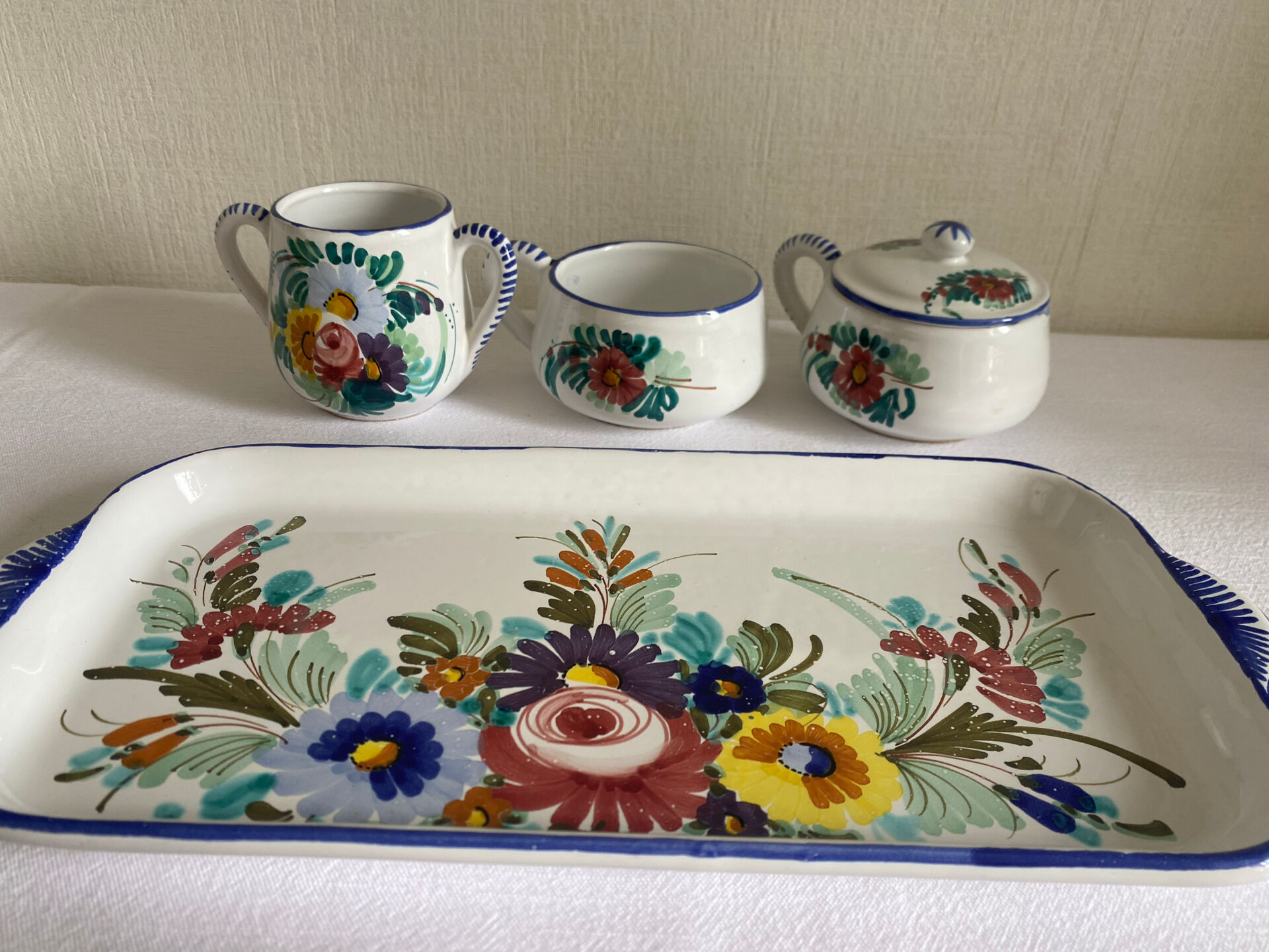 Coffee/breakfast service in Italian porcelain, Royal Peruzzi, thousand.