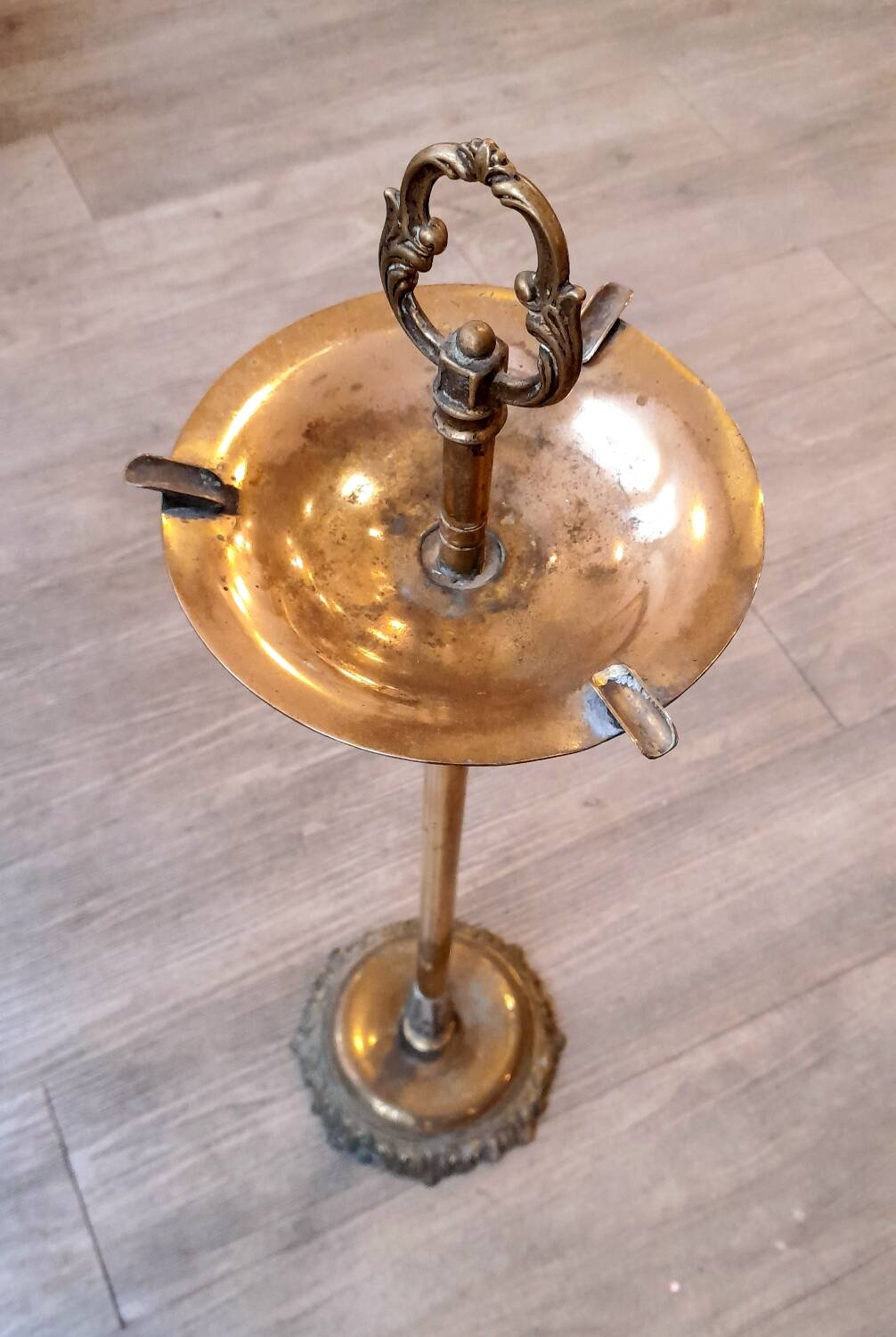 Bronze ashtray on foot