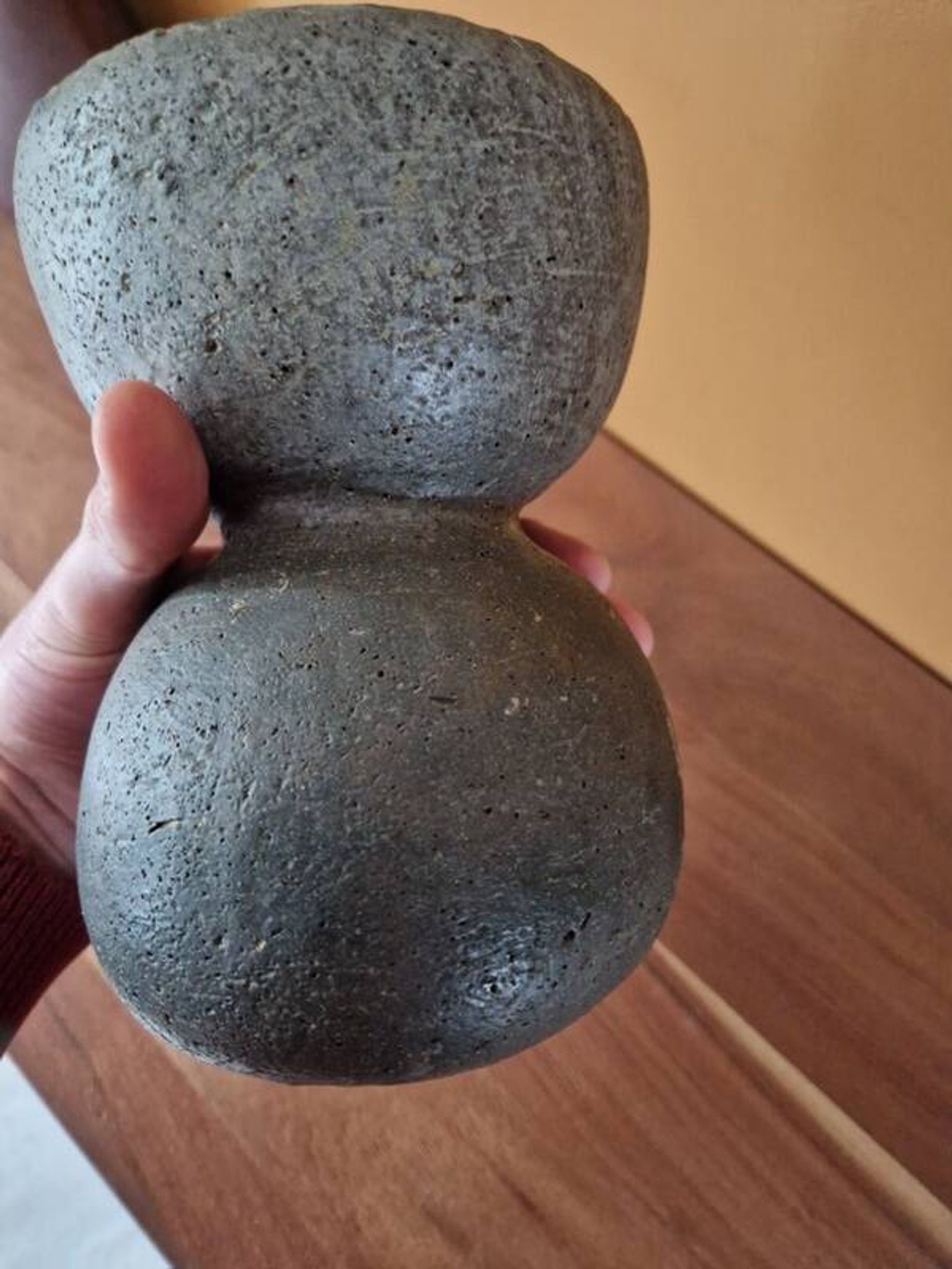 Claire Debril (1927-2021) - Diabolo vase in ceramic made using the coil technique.
