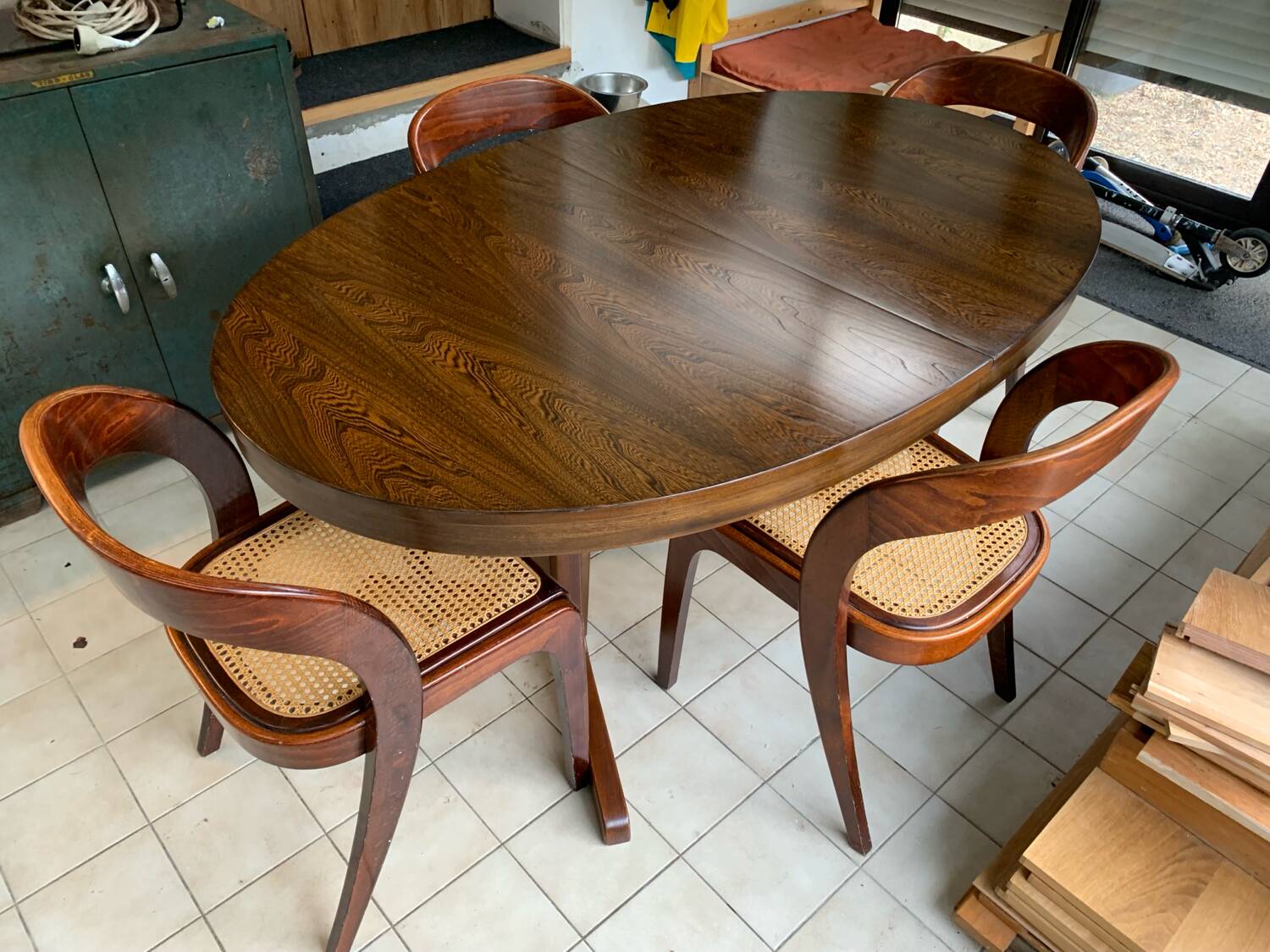 Baumann table and chair set