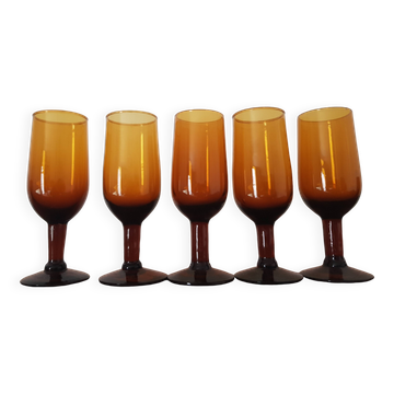 Set of 5 amber stemmed glasses
