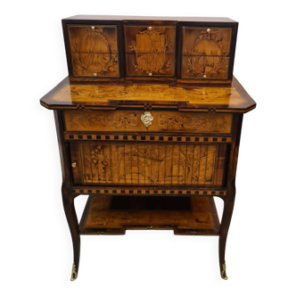 Bureau à gradin en marqueterie, aux fables de La Fontaine,  XIXème