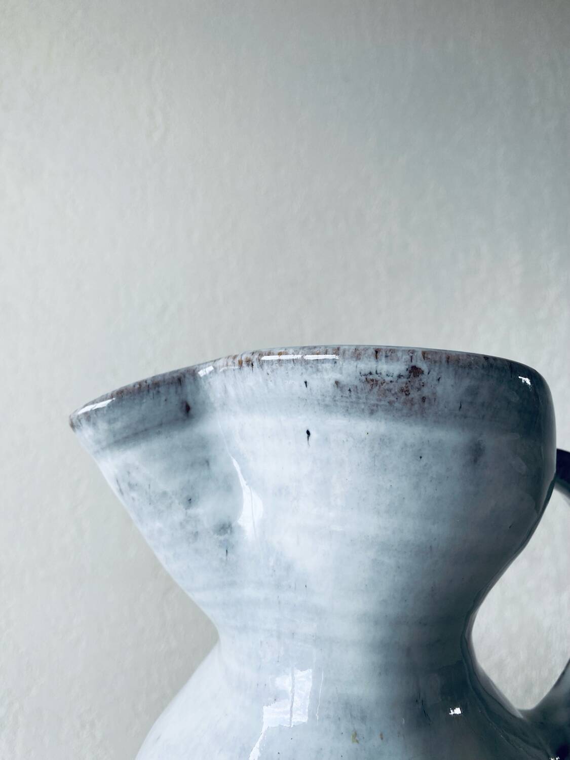 Large pitcher in Black Valley sandstone