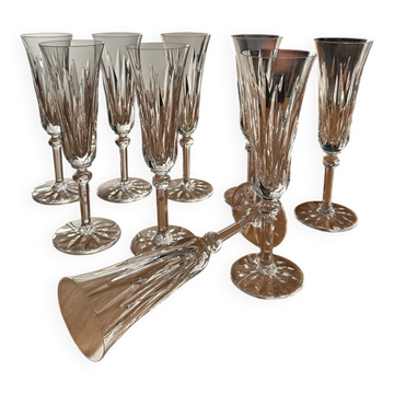 9 flûtes à champagne en cristal taillé Saint Louis