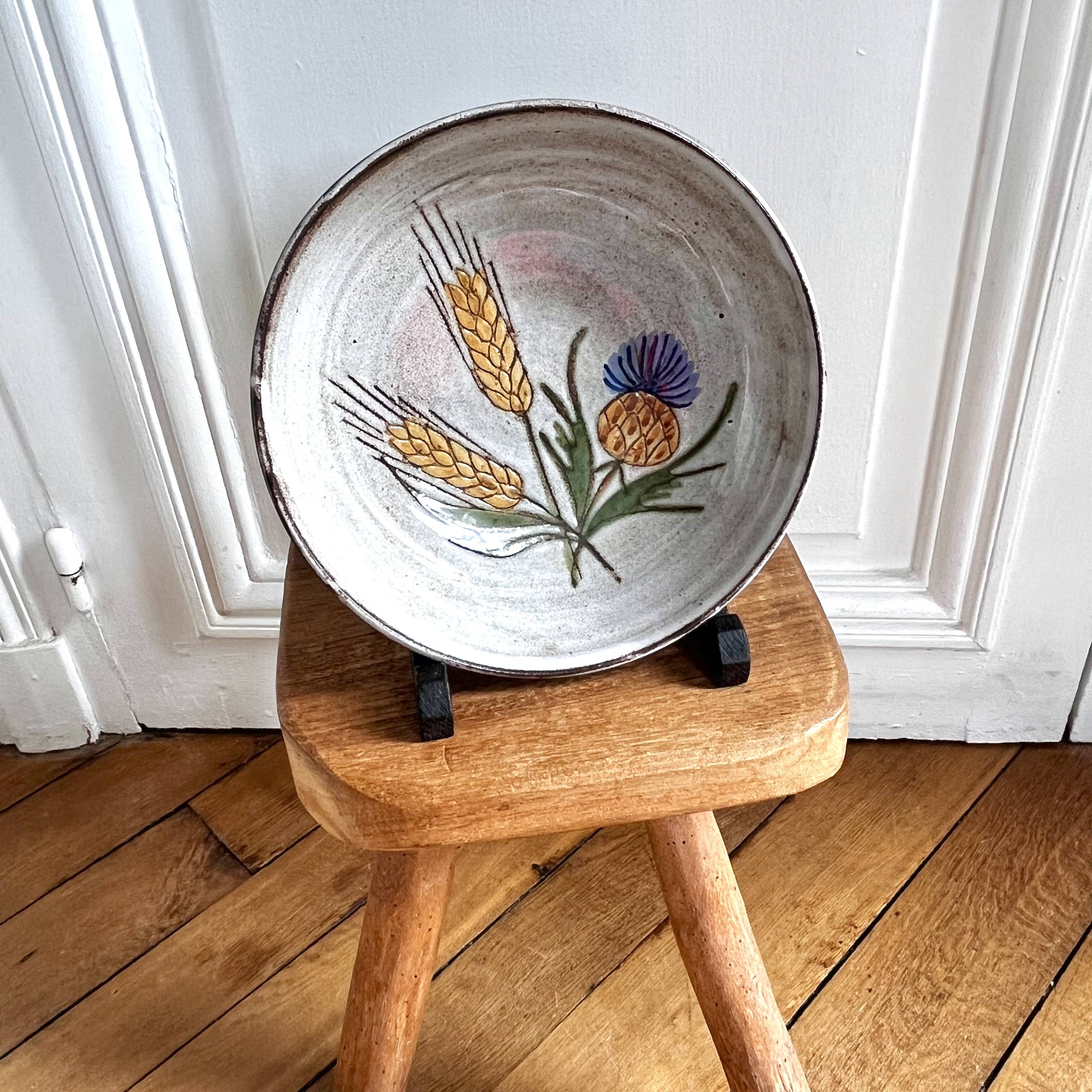 Thistle and ears of wheat salad bowl