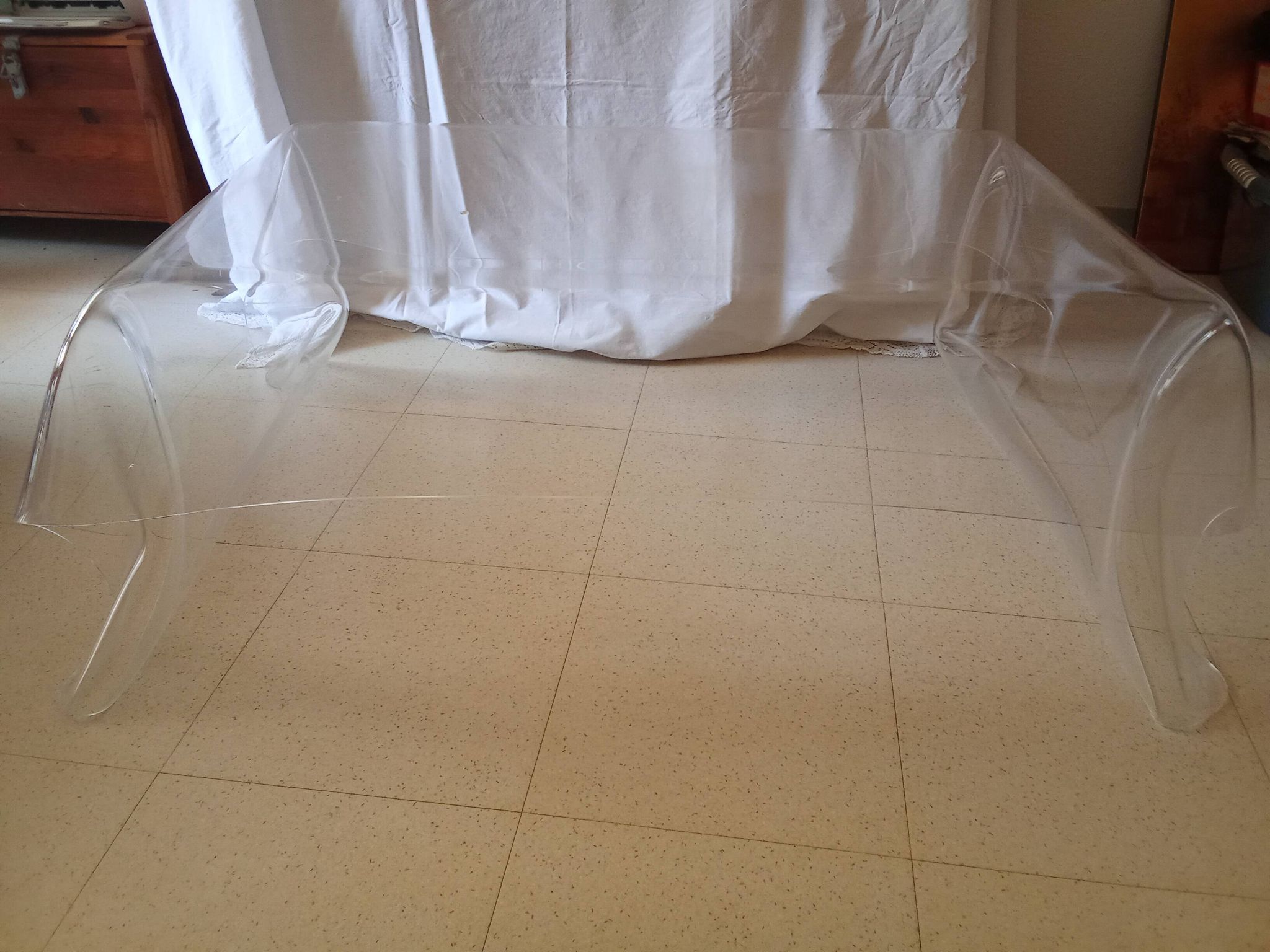 Low table plexiglass