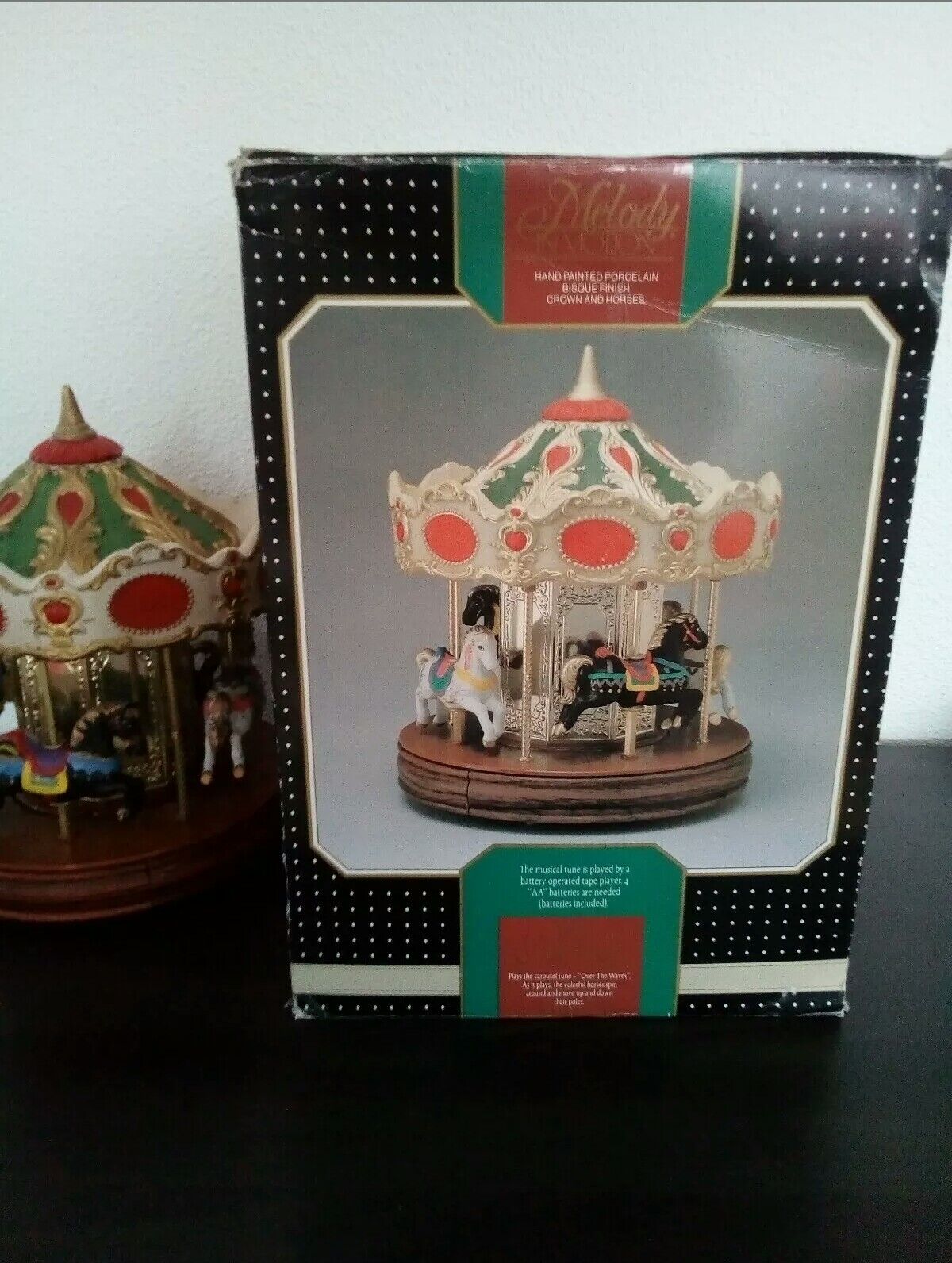 Waco marque musical carrousel 80' céramique and peint in the main
