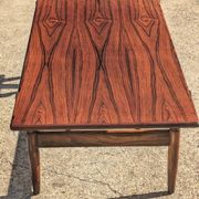 Table basse vintage en palissandre – style scandinave années 60