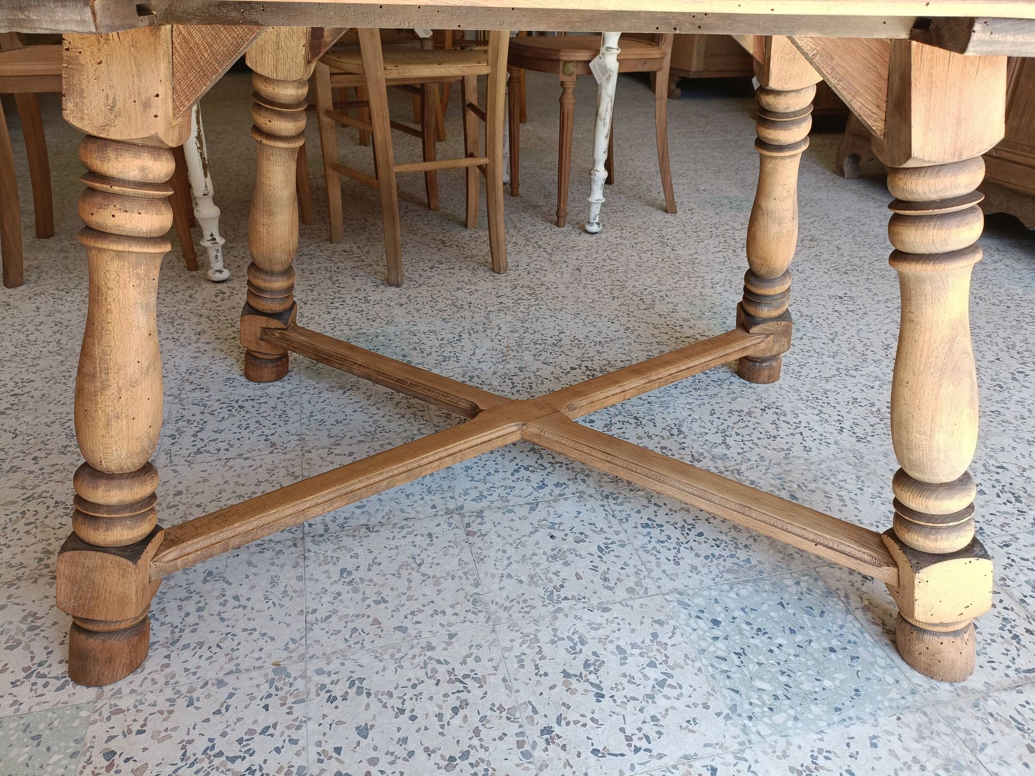 Table avec rallonges intégrées rénovée