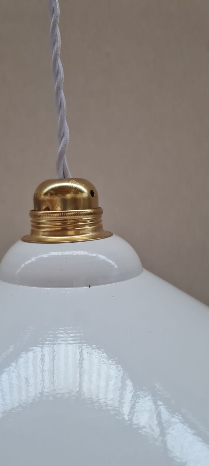 Enamelled sheet metal pendant light