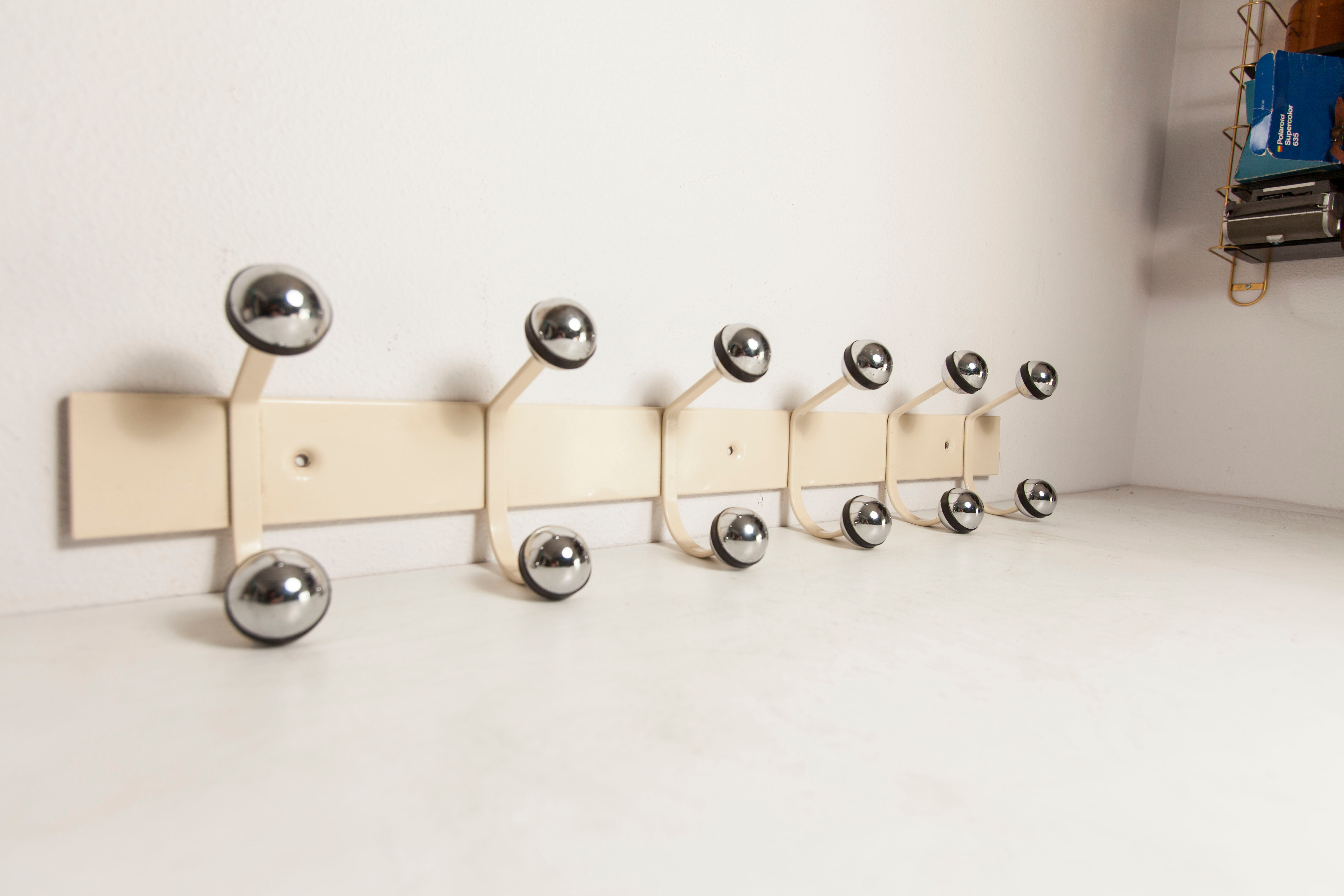 Wall coat rack 12 hooks balls 1970 beige and chrome
