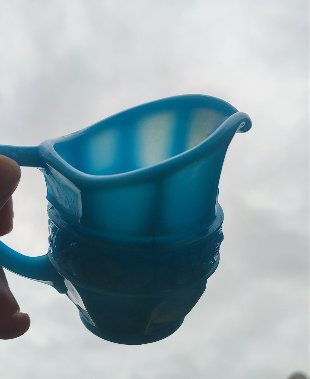 Pichet , crémier en opaline vintage