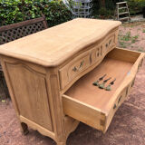 Oak chest of drawers