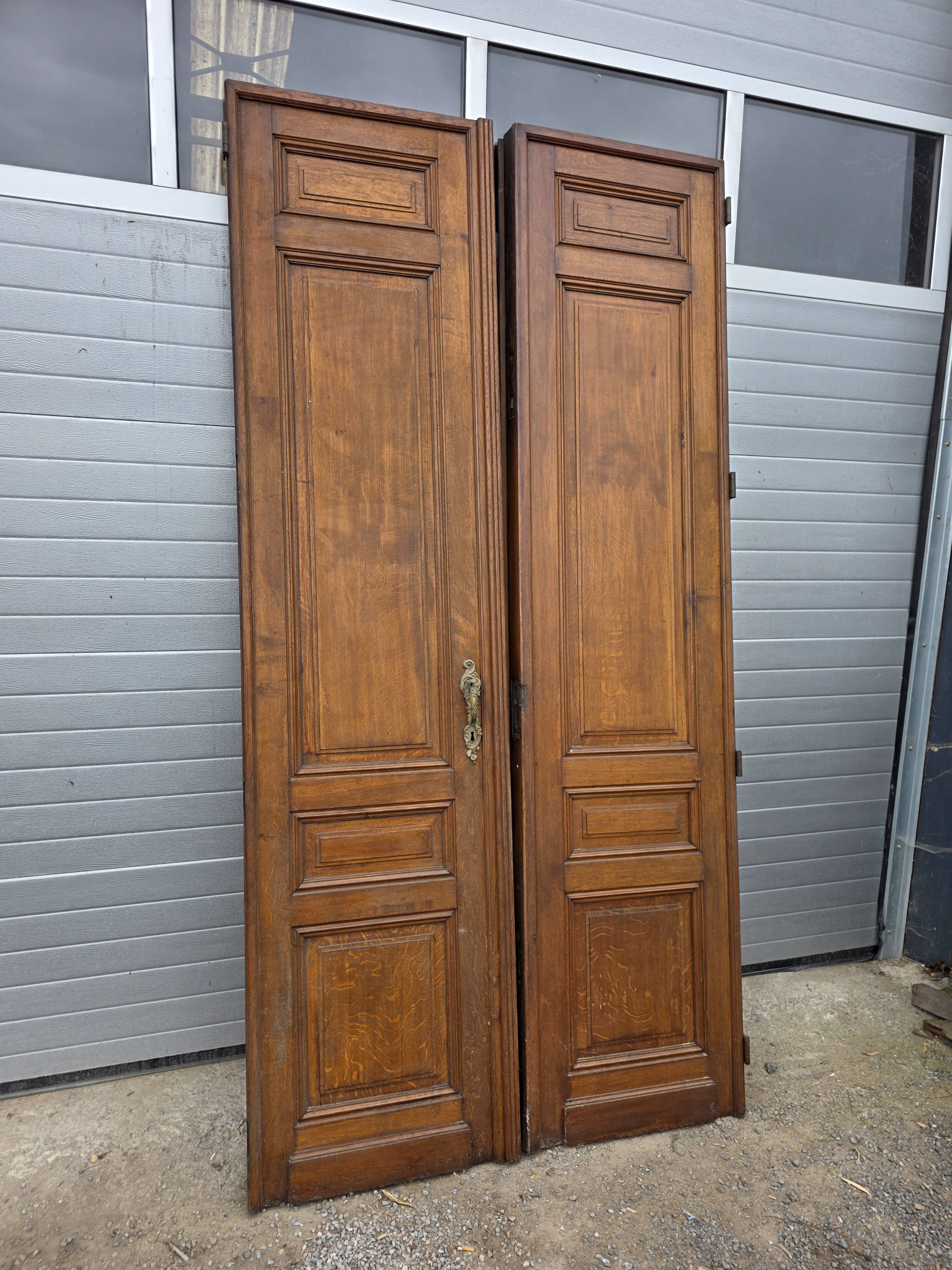 Paire de portes de séparation anciennes