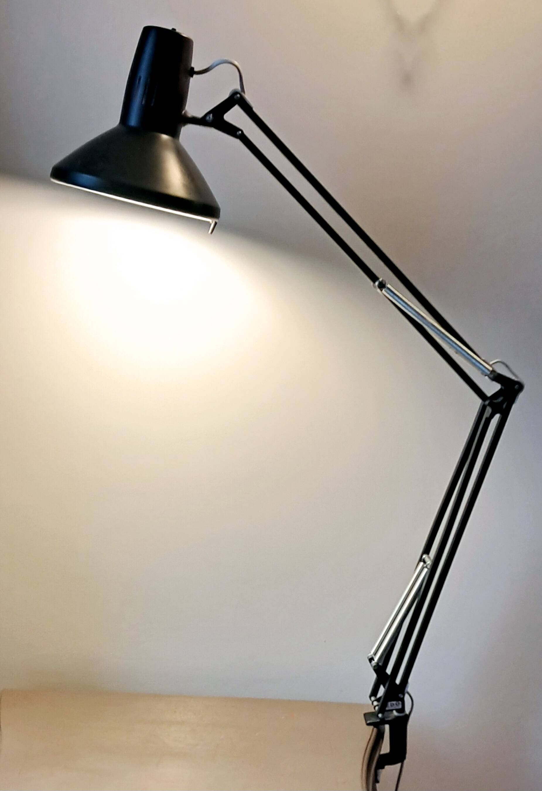 Ledu type 231 articulated architect's lamp