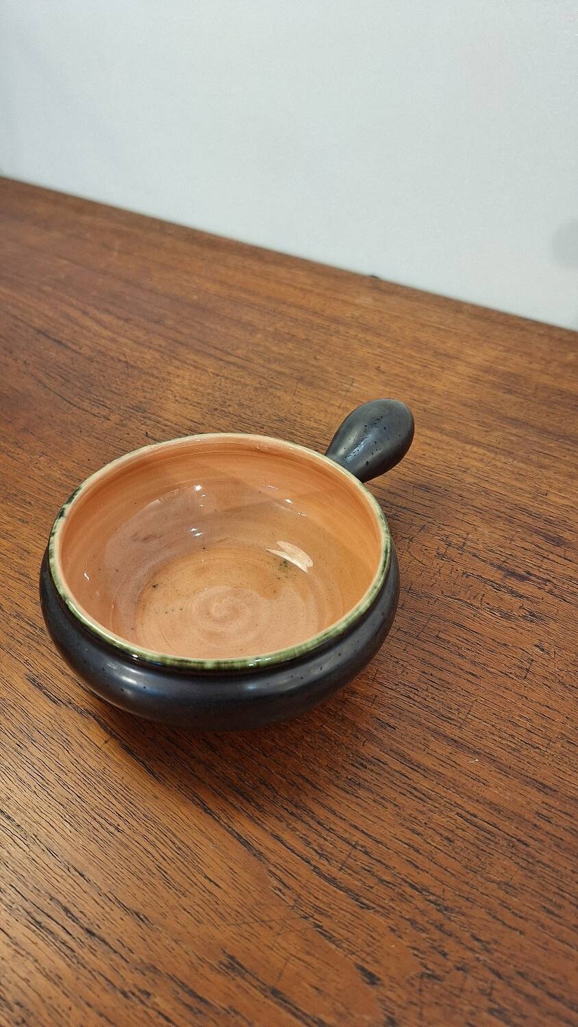 Ceramic pot empty pocket