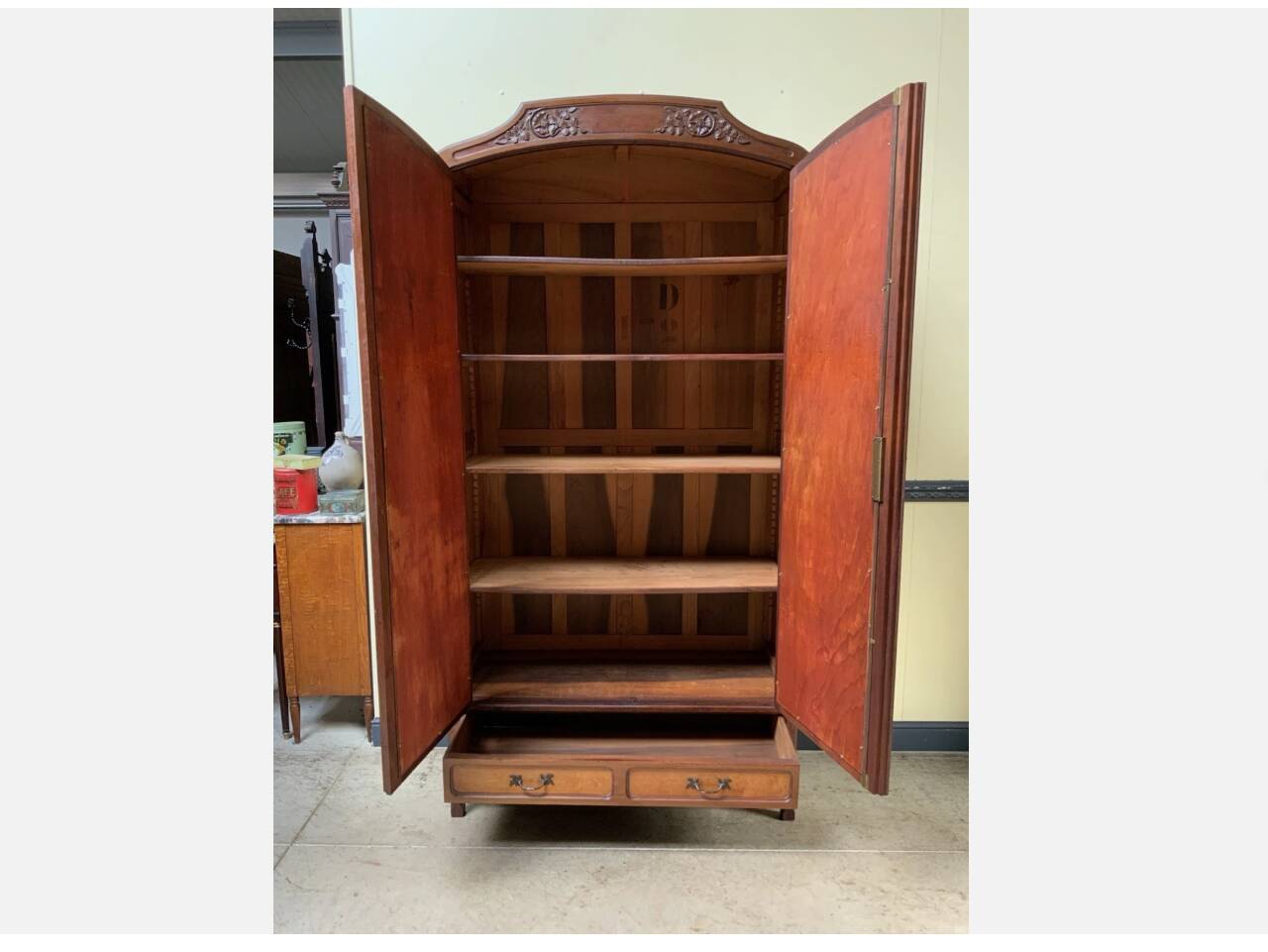 Armoire à linge - style Art nouveau