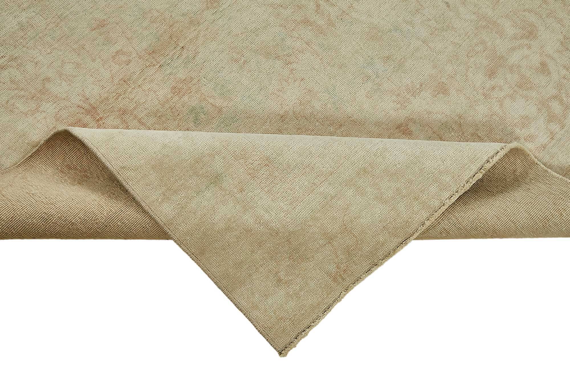 Turkish Vintage Anatolian Rug 136 cm x 210 cm