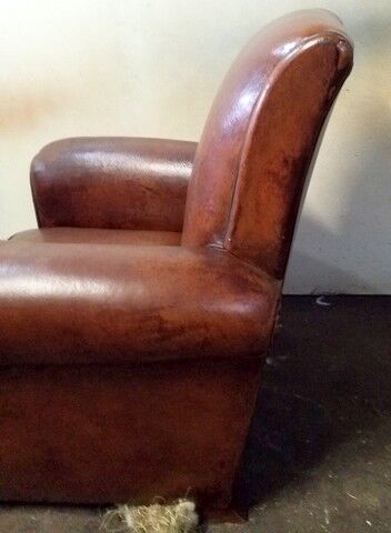 Club armchairs with straight backrest