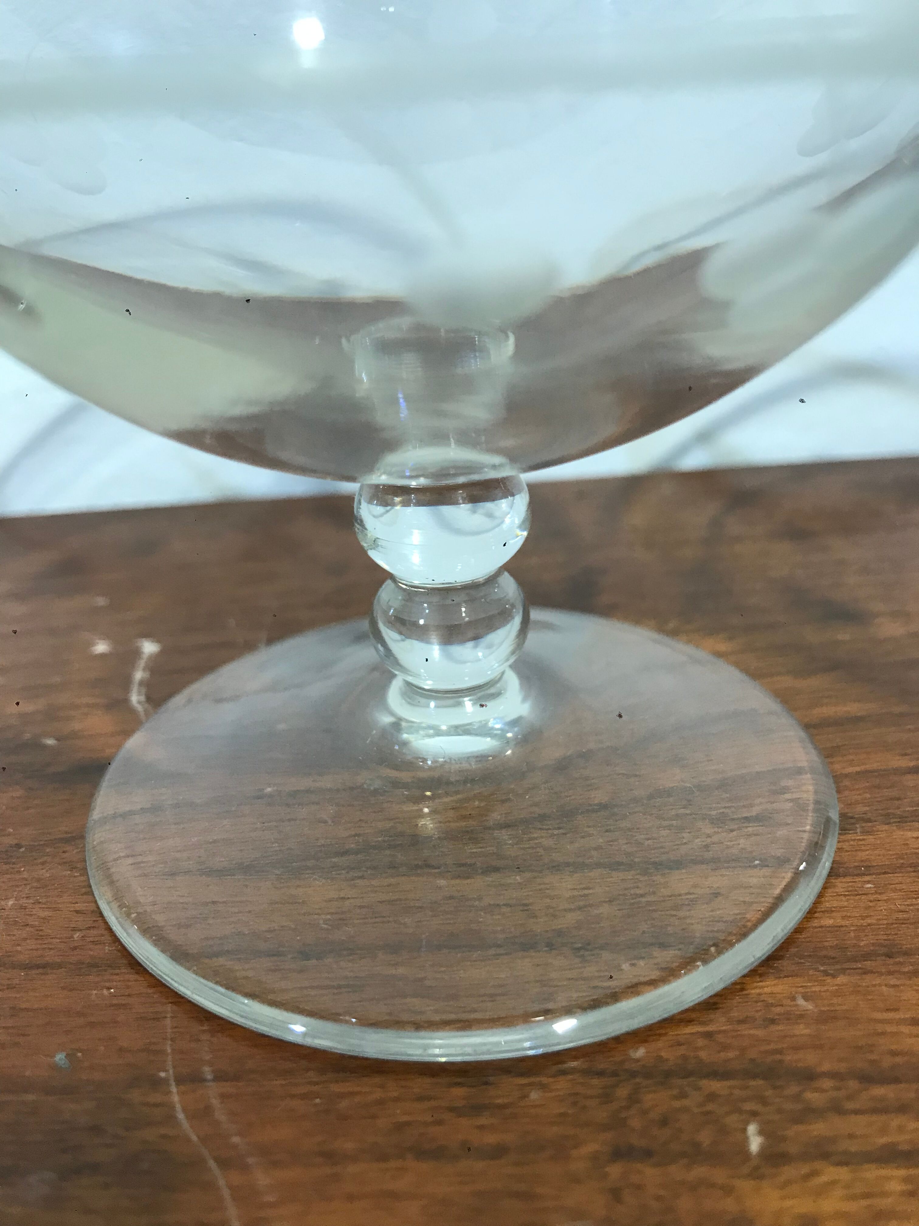 5 champagne glasses engraved in crystal