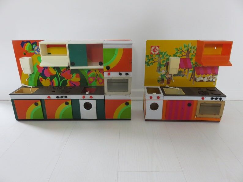 Kitchen doll, child in tole 70s