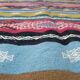 Tapis kilim traditionnel berbère tribal à motifs géométriques multicolores