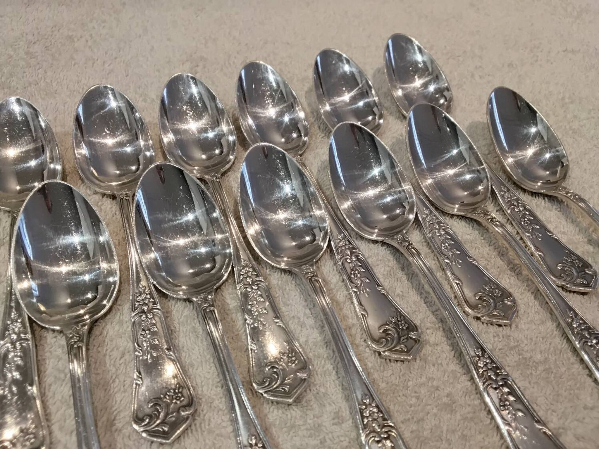 12 silver-plated metal coffee spoons by Boulenger LXV demi riche.