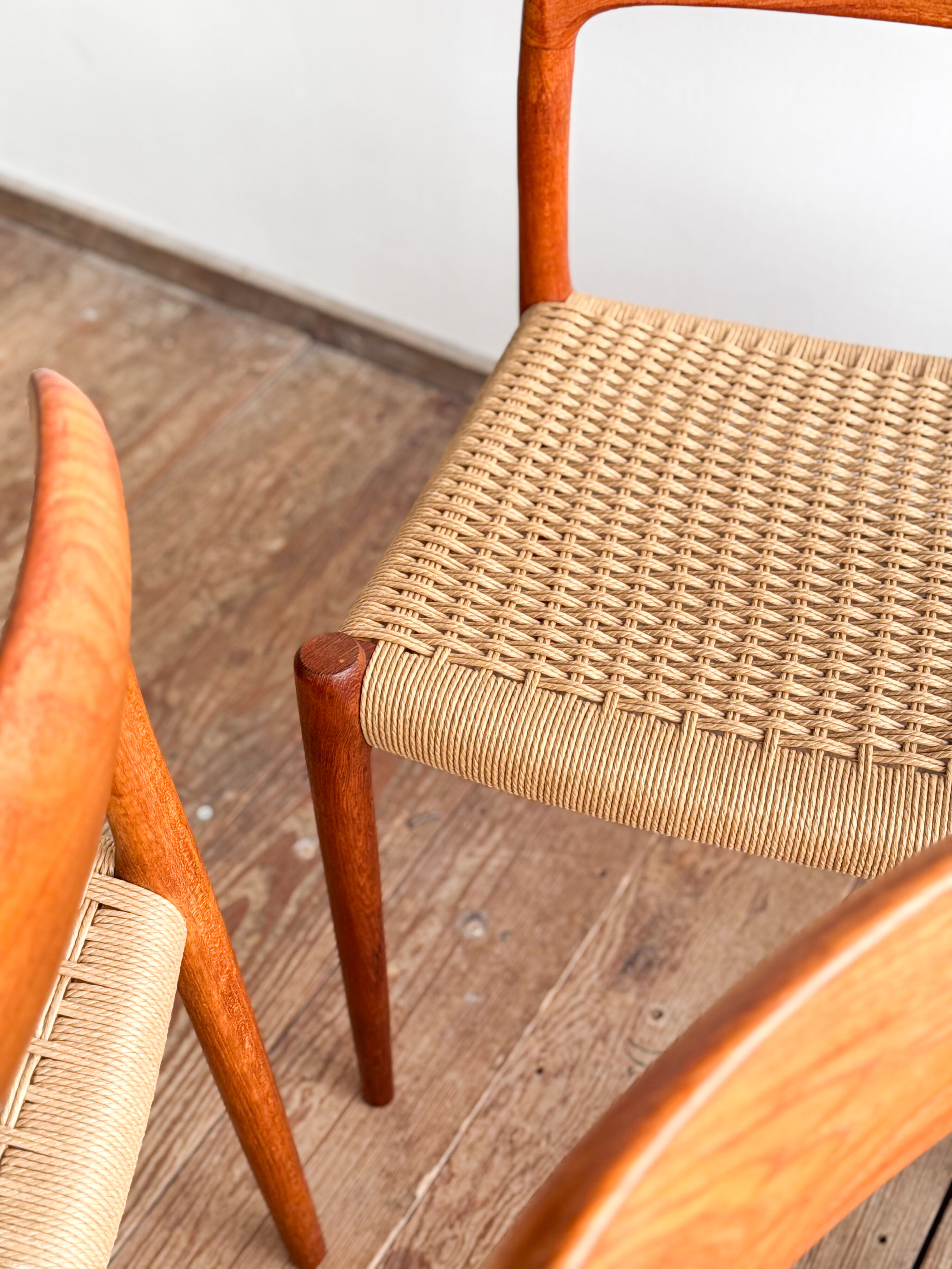 Ensemble de 4 chaises de salle à manger modèle 75 en teck, Niels O. Møller